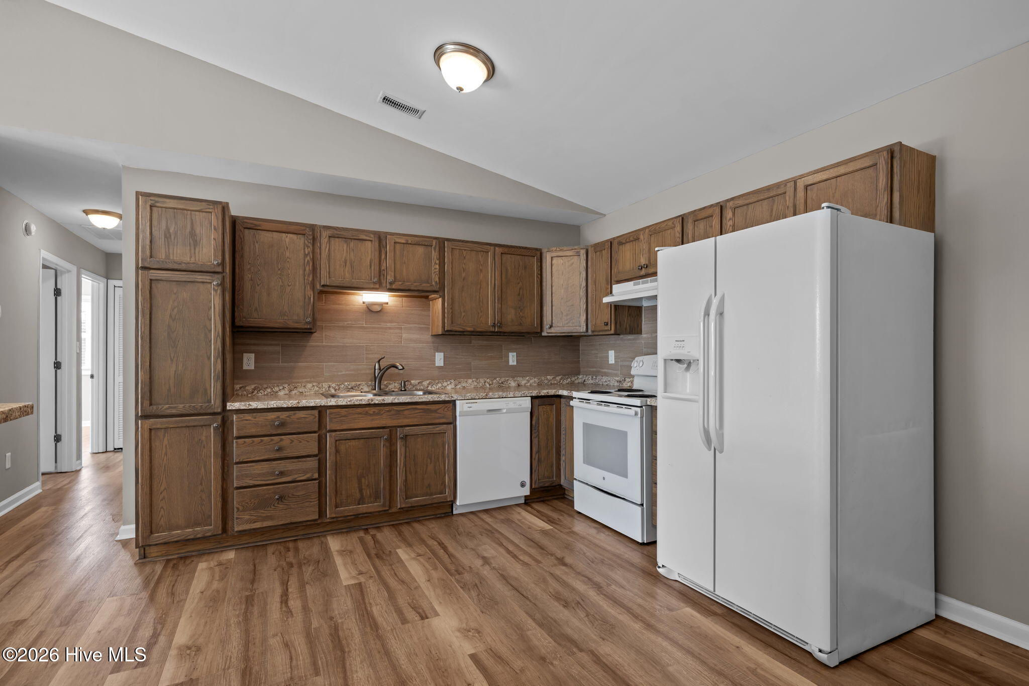 100551291 | Photo 11