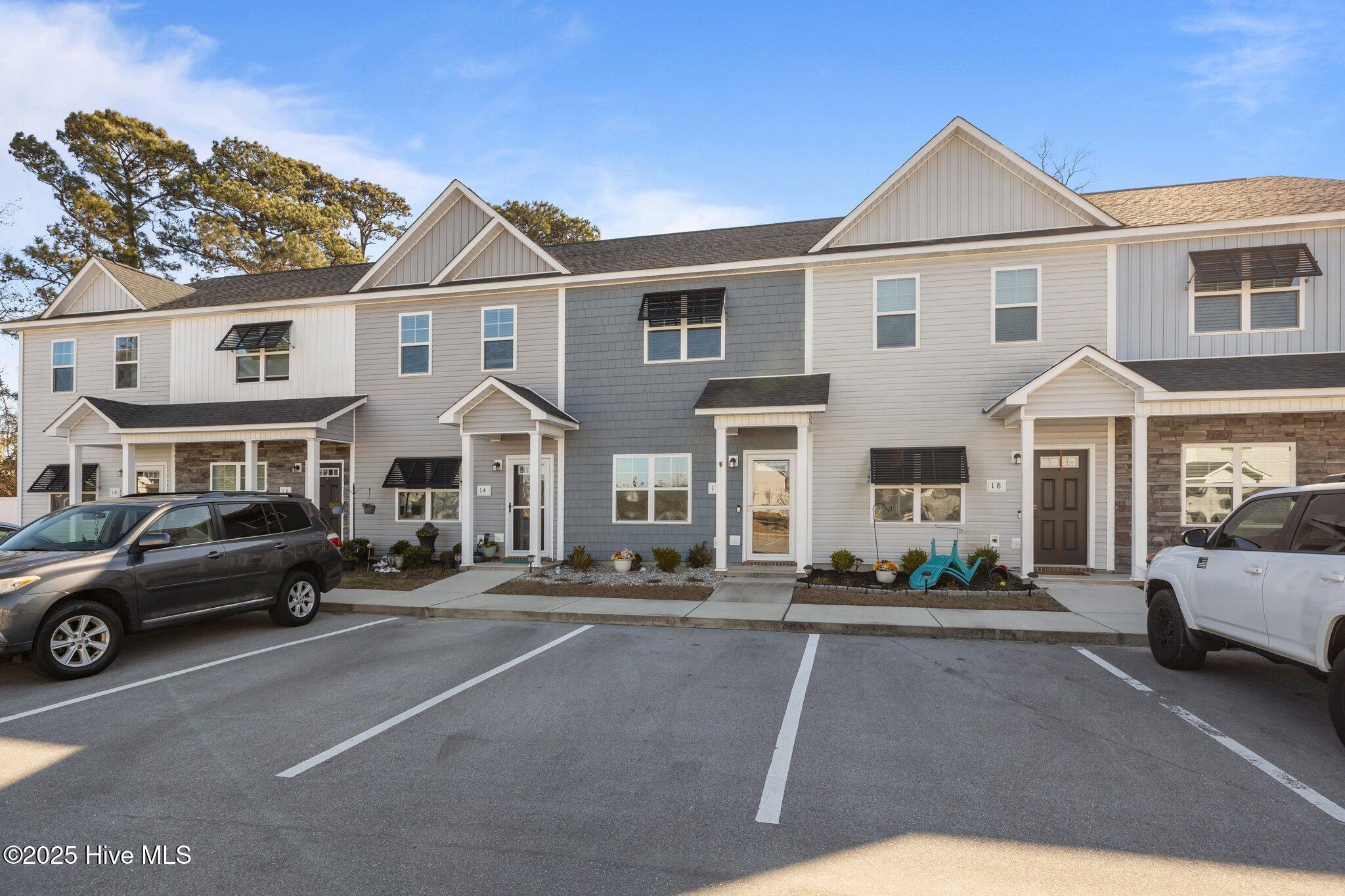 100563898 | Photo 27