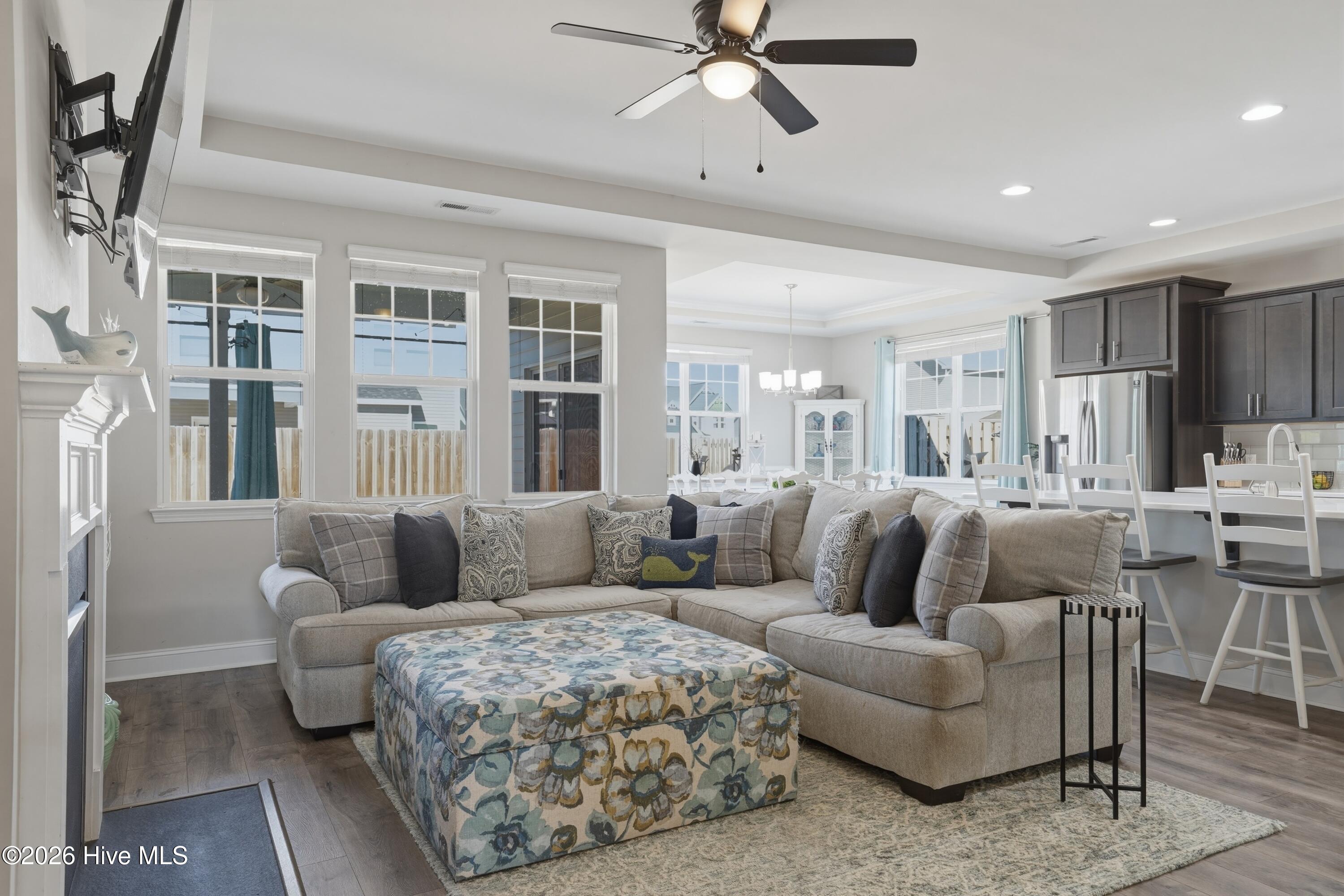 100557354 | Photo 12