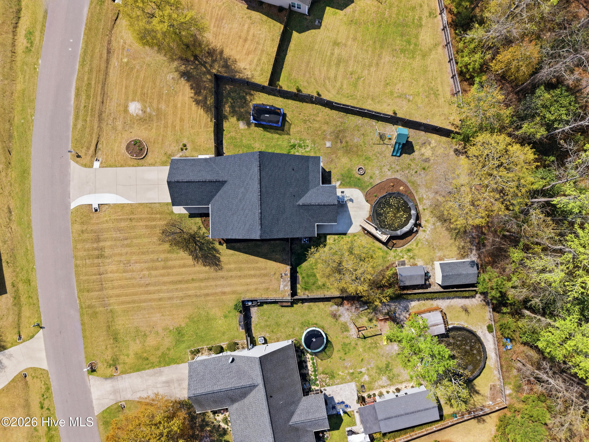 100562435 | Photo 47