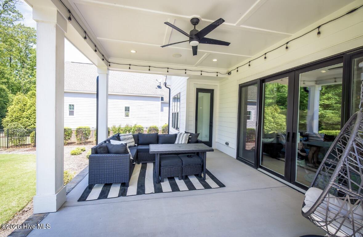 100567663 | Photo 26