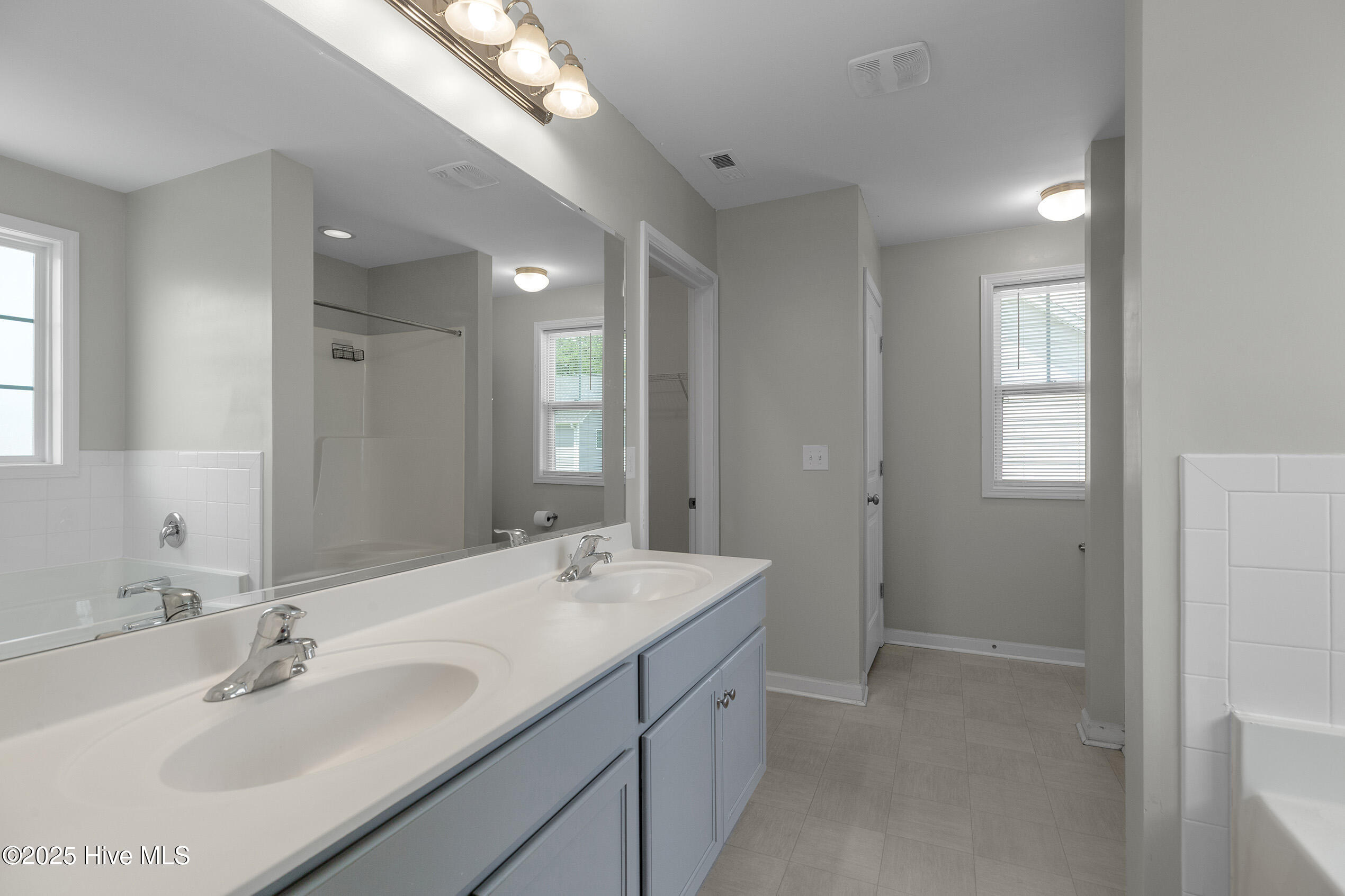 100547149 | Photo 20