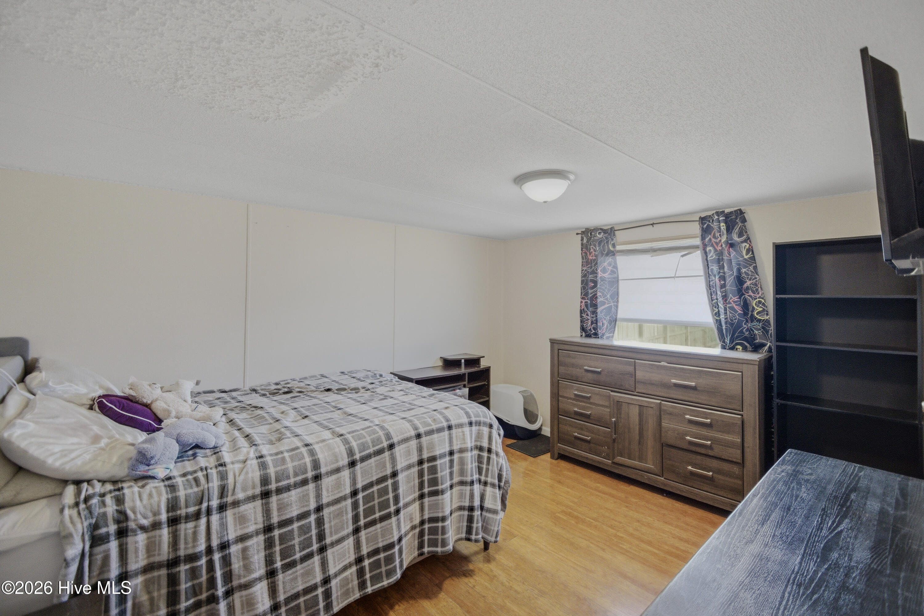 100566324 | Photo 33