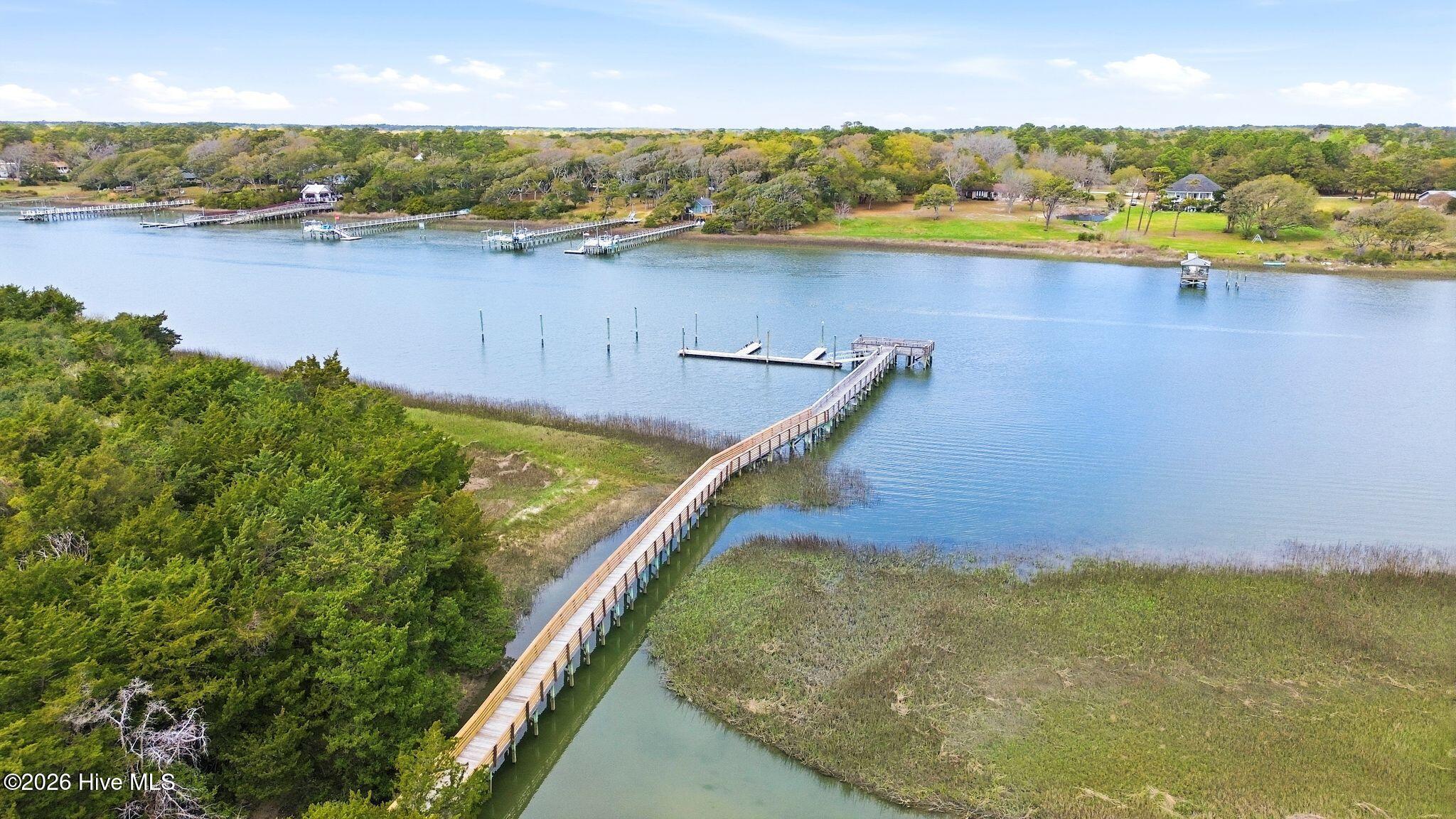 100566463 | Photo 18