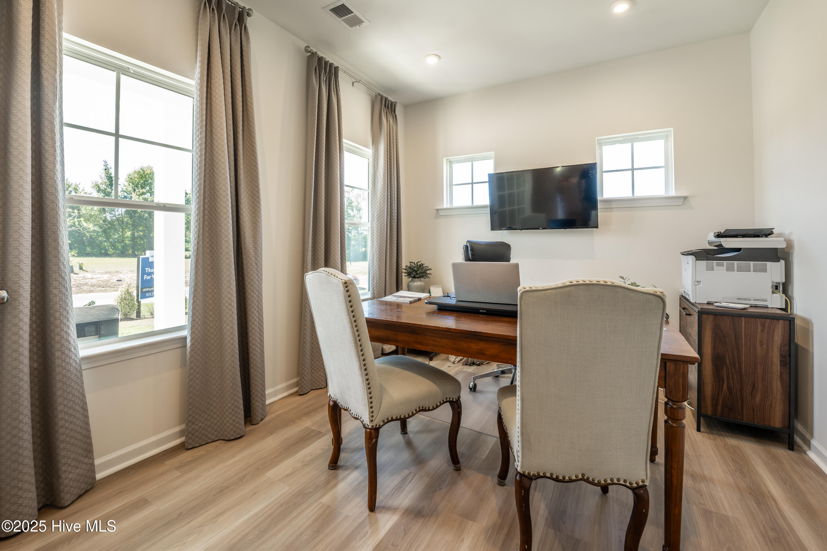 2 HHHunt Homes Maxwell - Flex Room