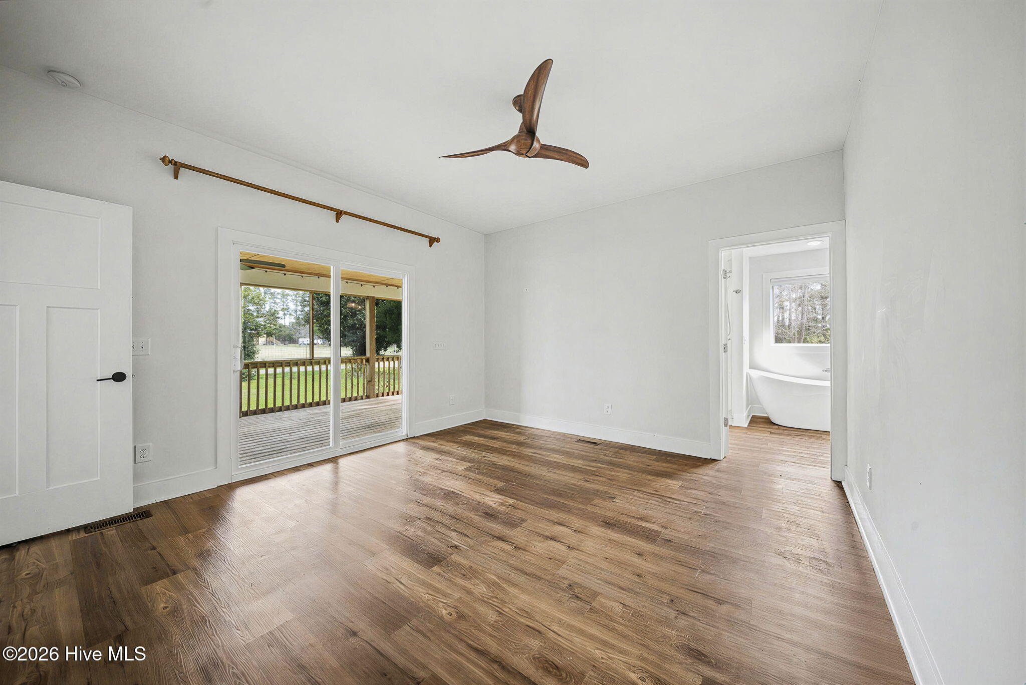 100563489 | Photo 67