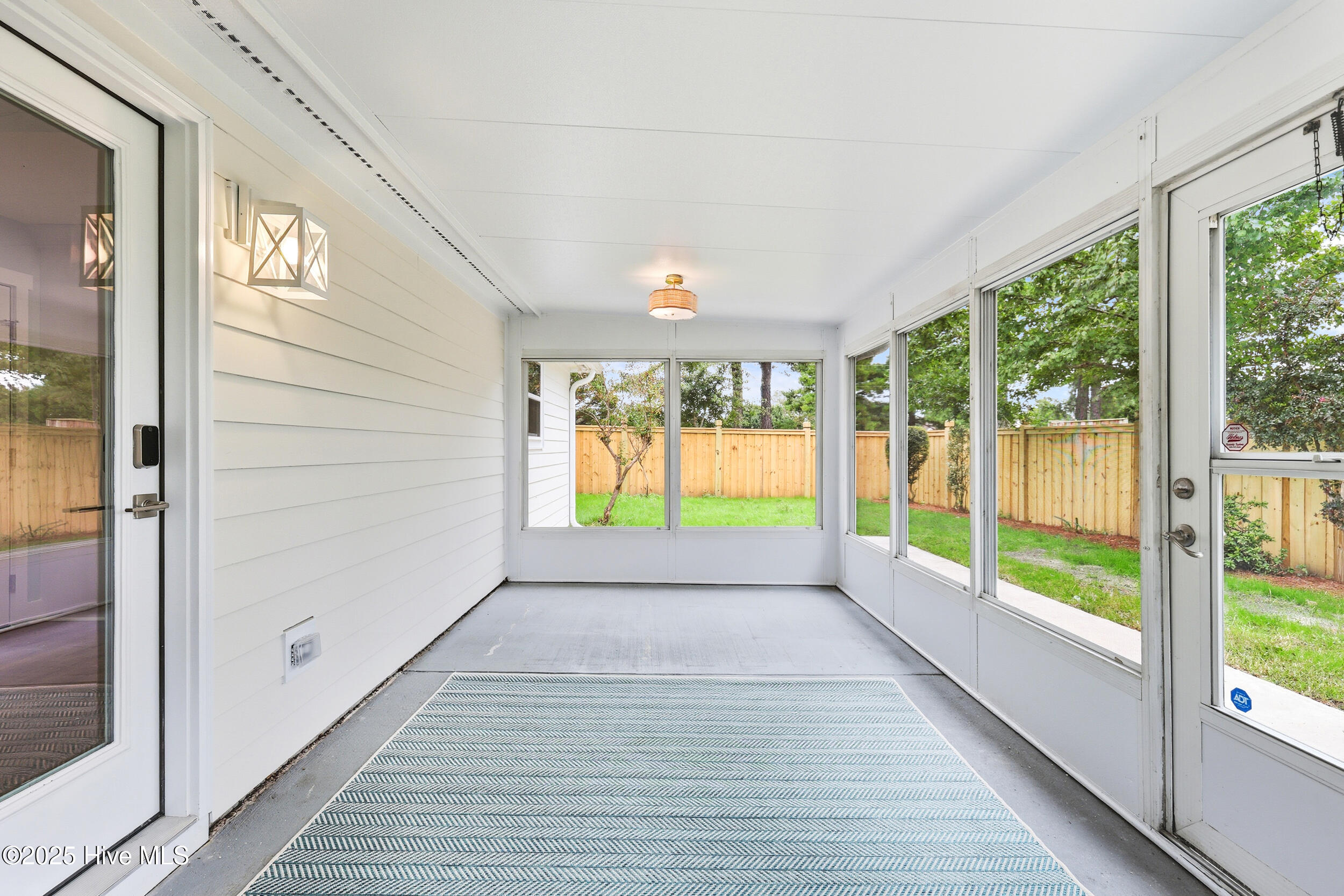 100540559 | Photo 21