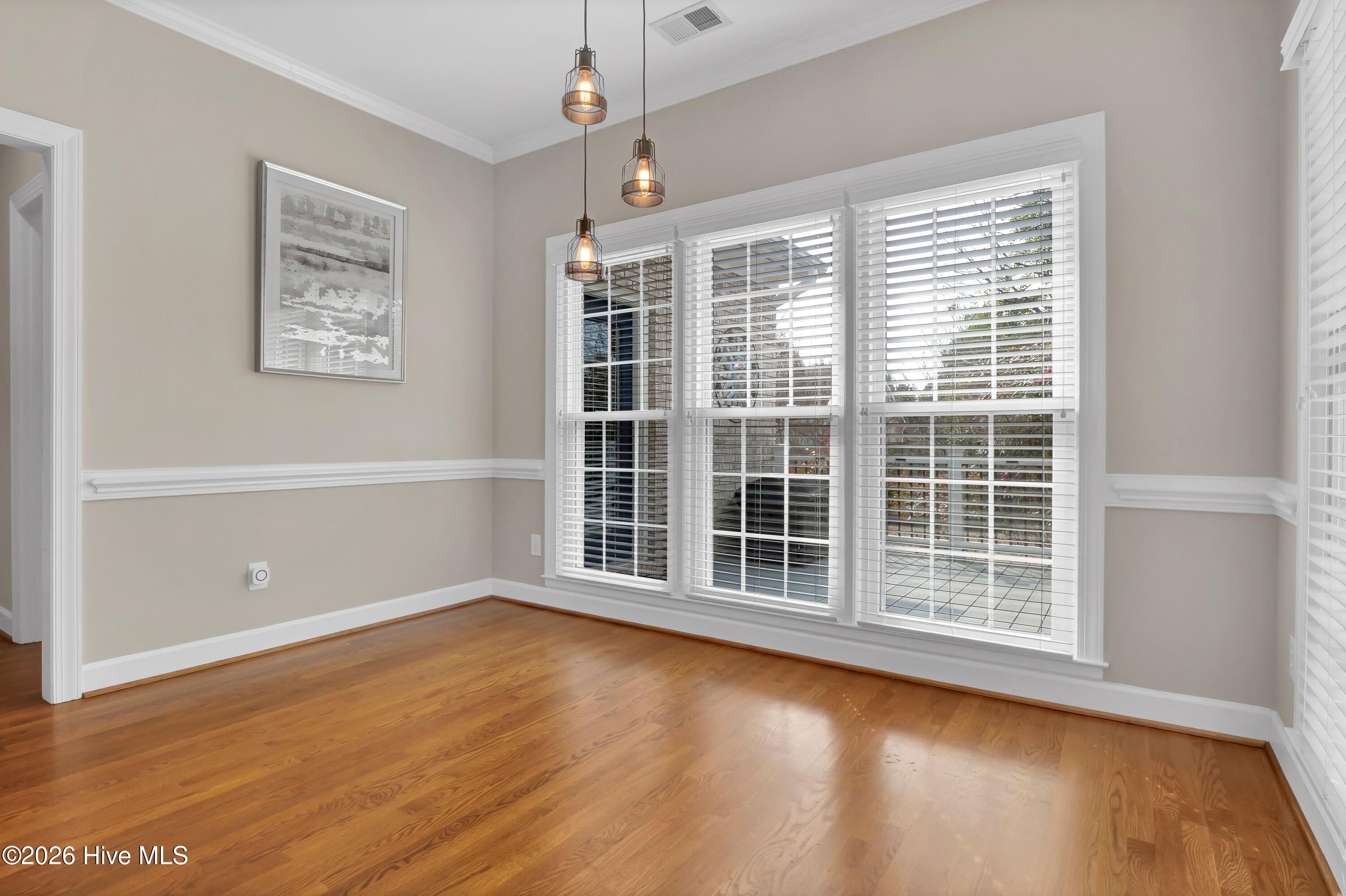 100556431 | Photo 12