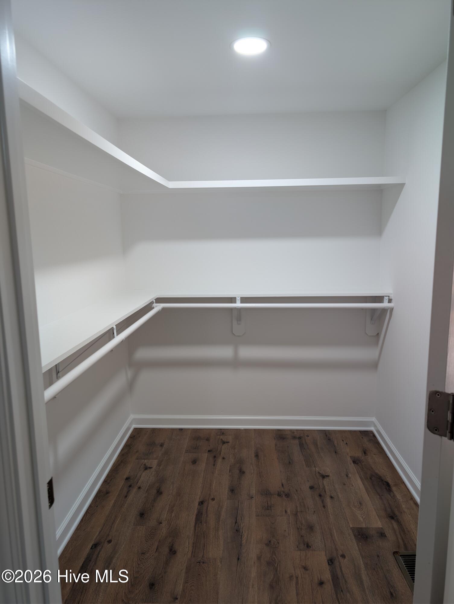 100549454 | Photo 14