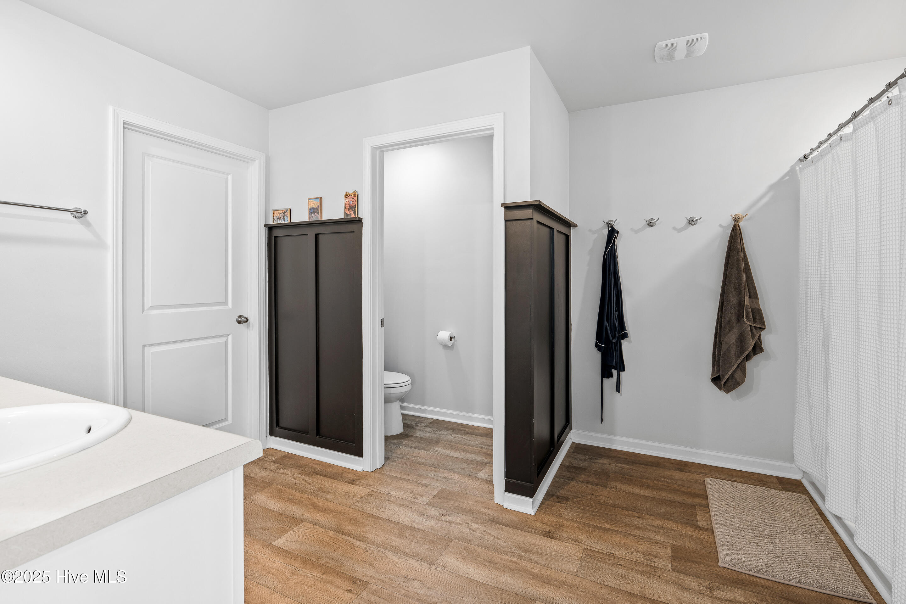 100539247 | Photo 30