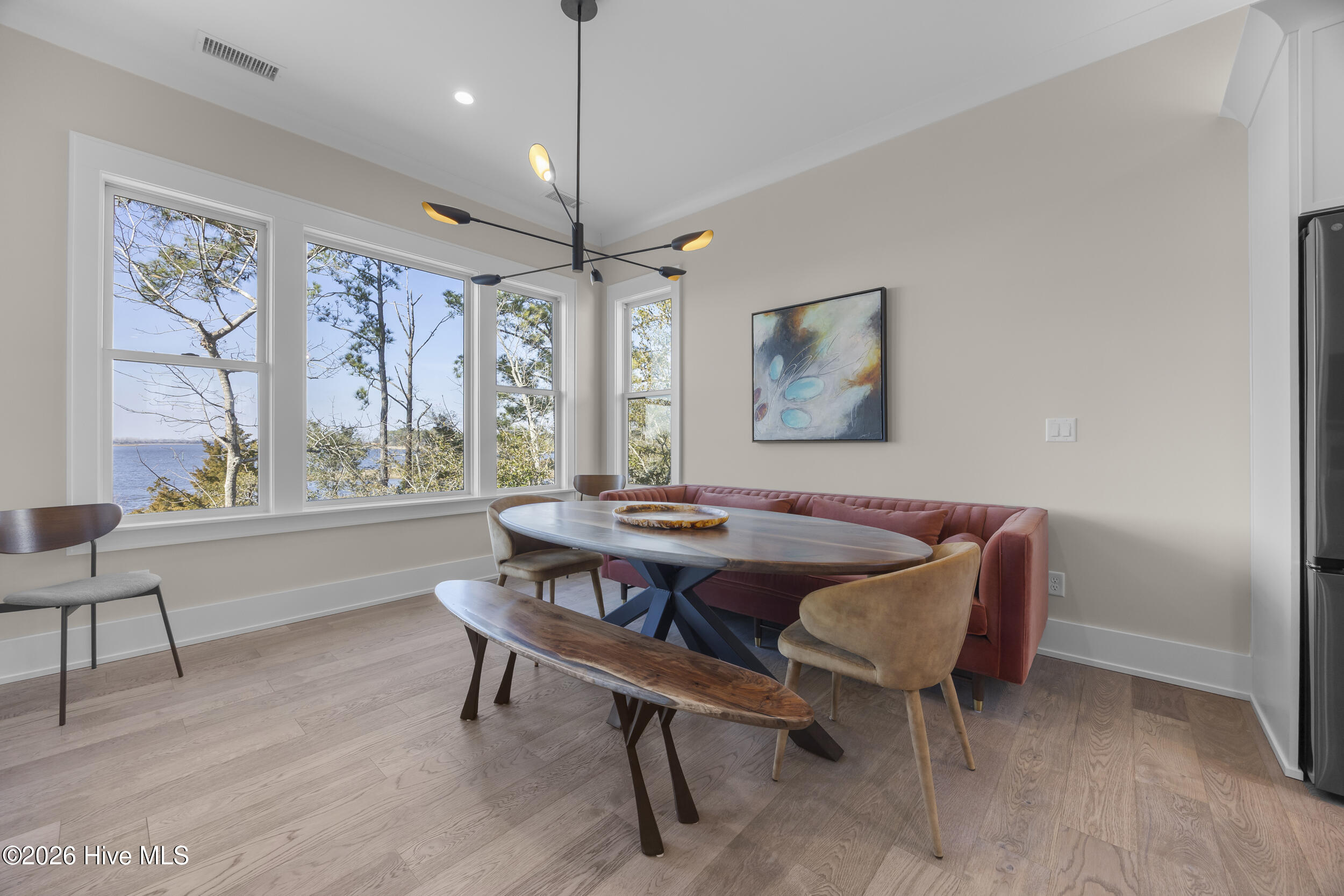 100553352 | Photo 28