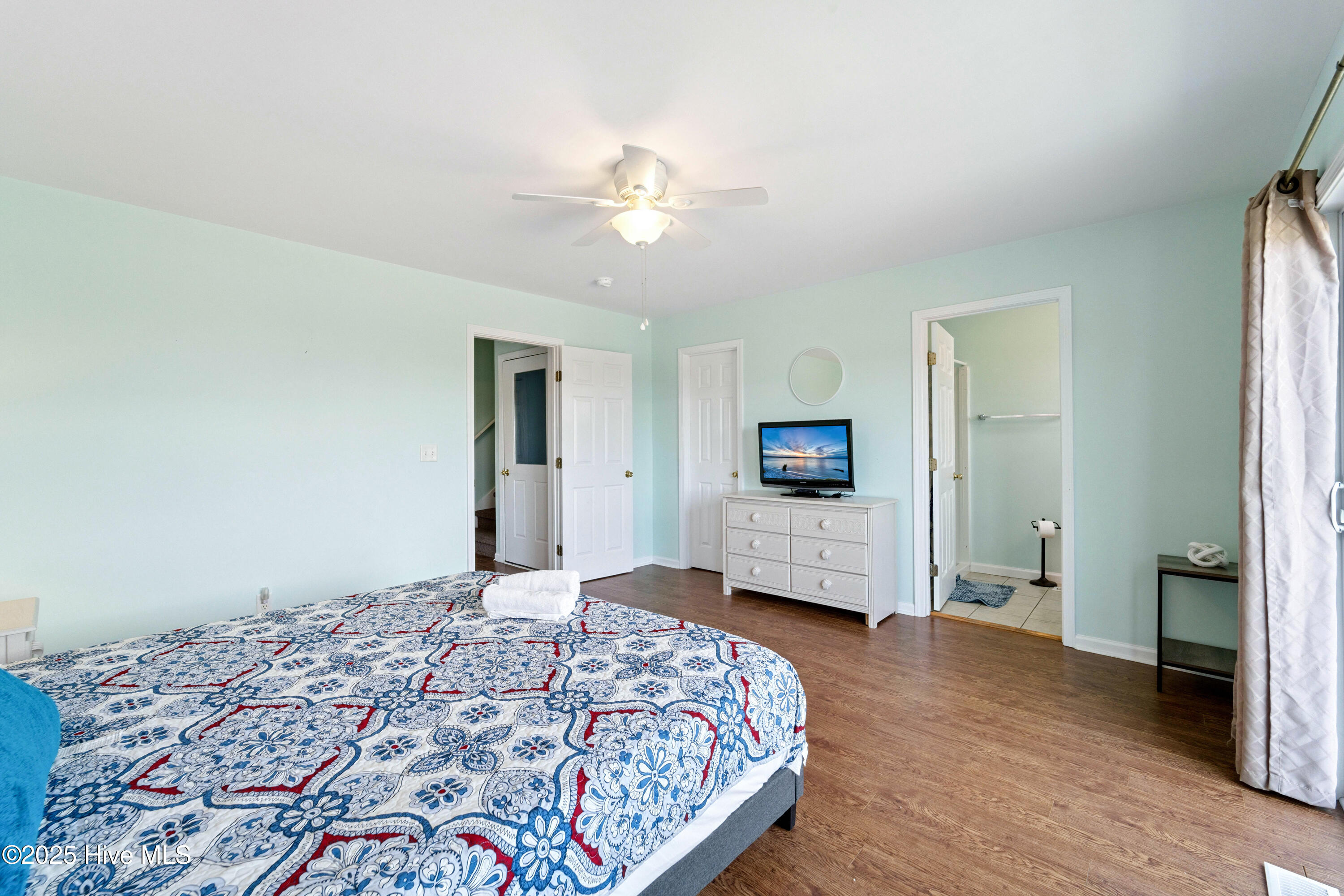 100533814 | Photo 22