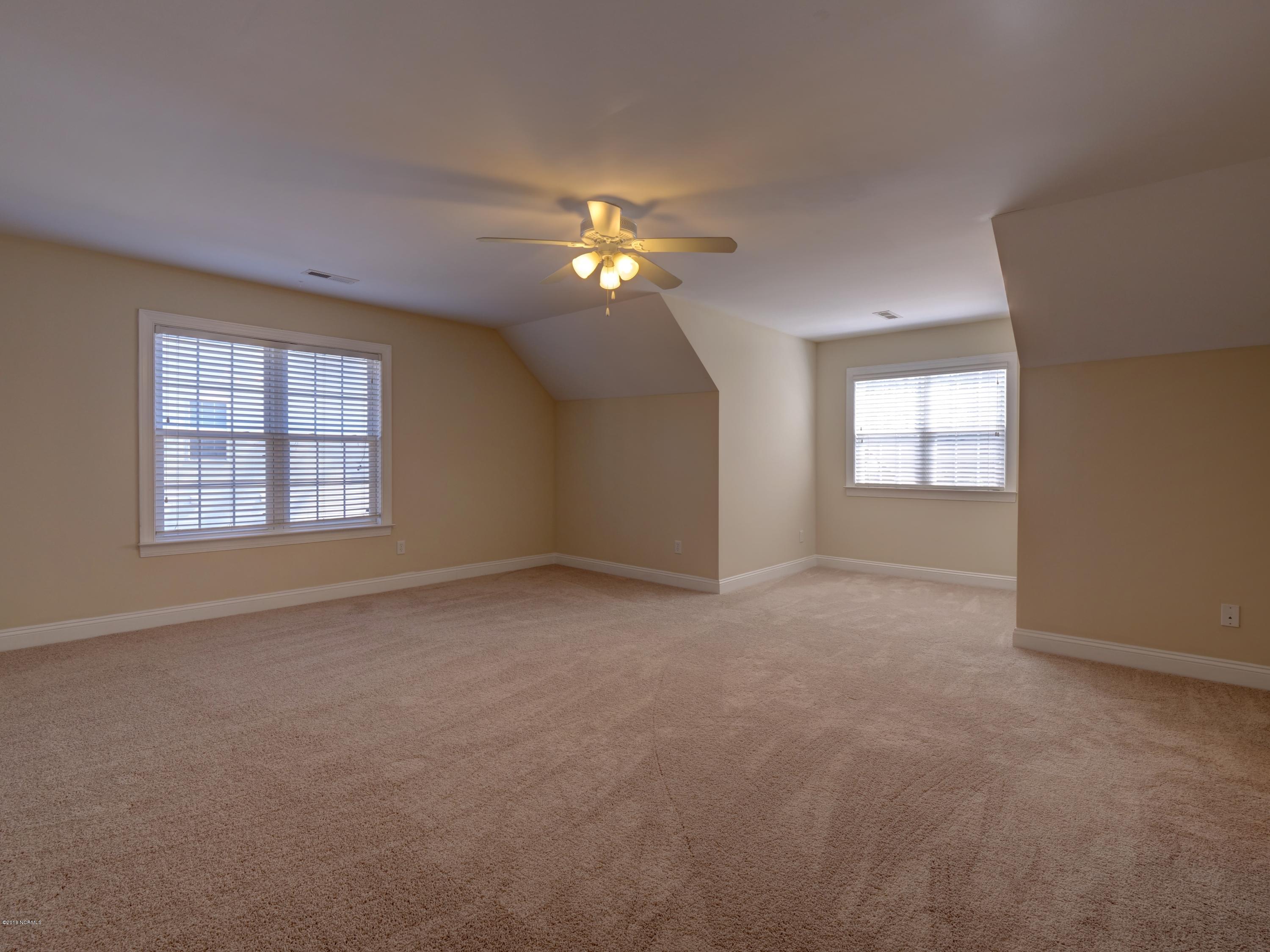 100541932 | Photo 28