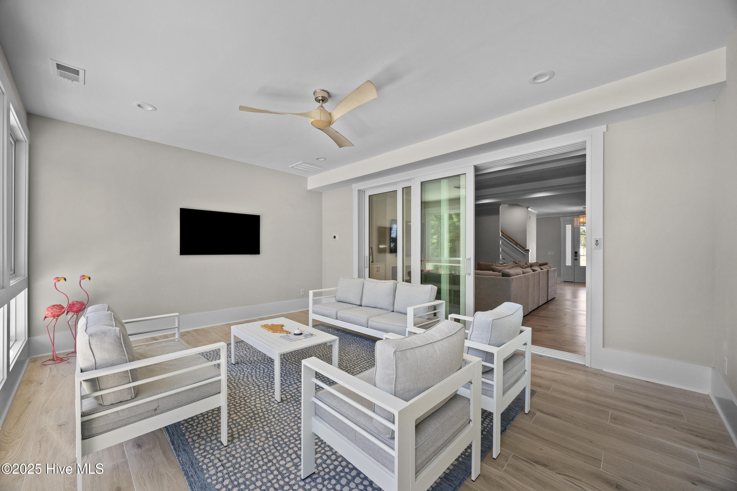 100559314 | Photo 28