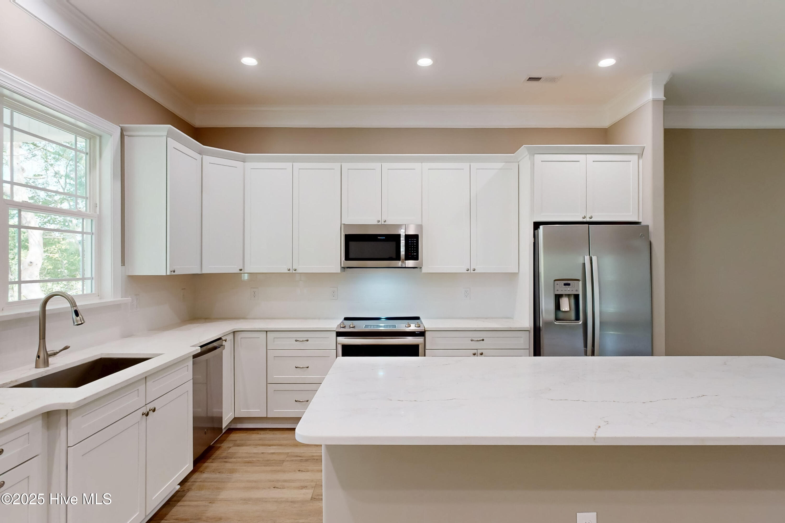 100534156 | Photo 14