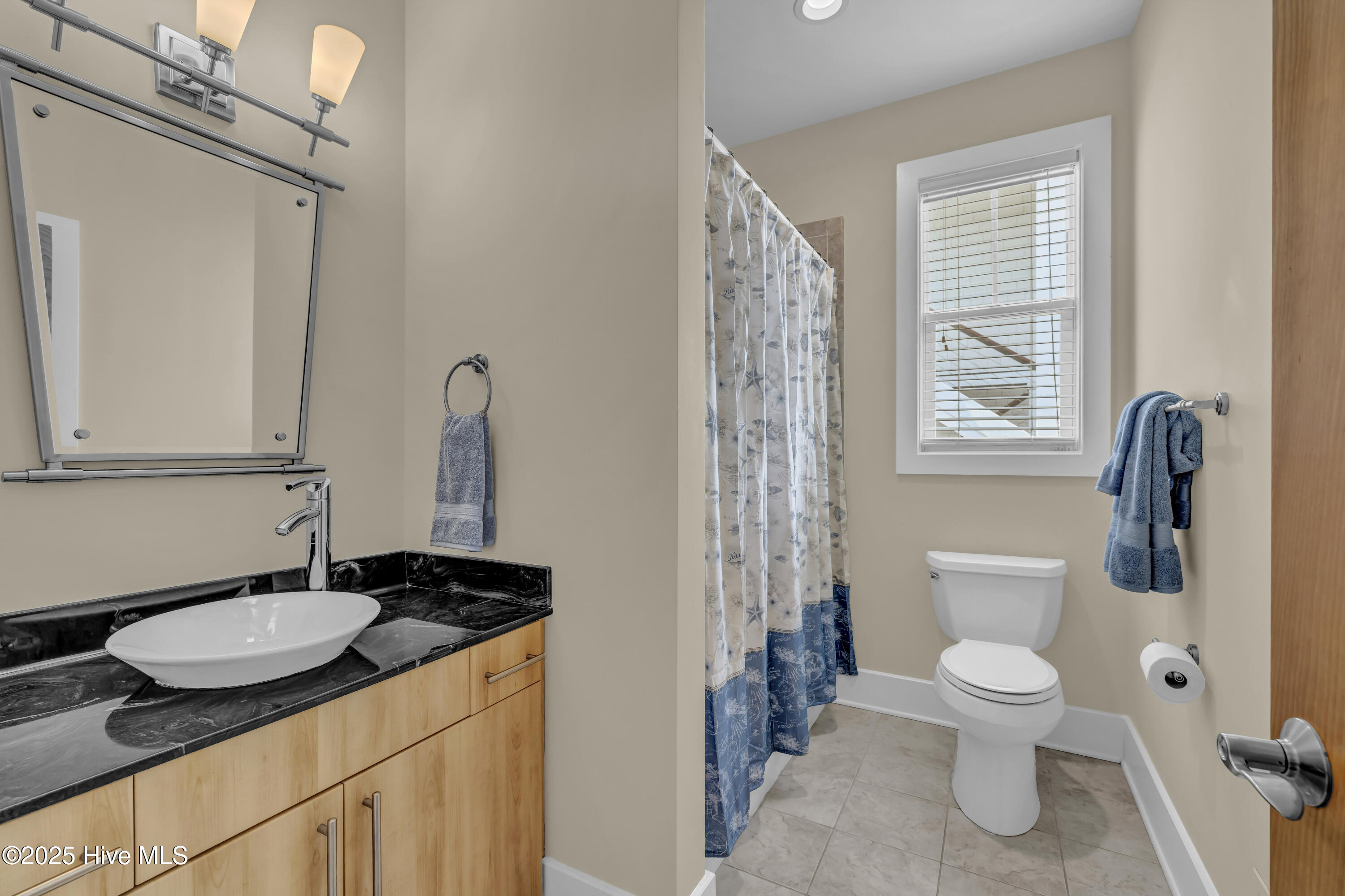 100515880 | Photo 21