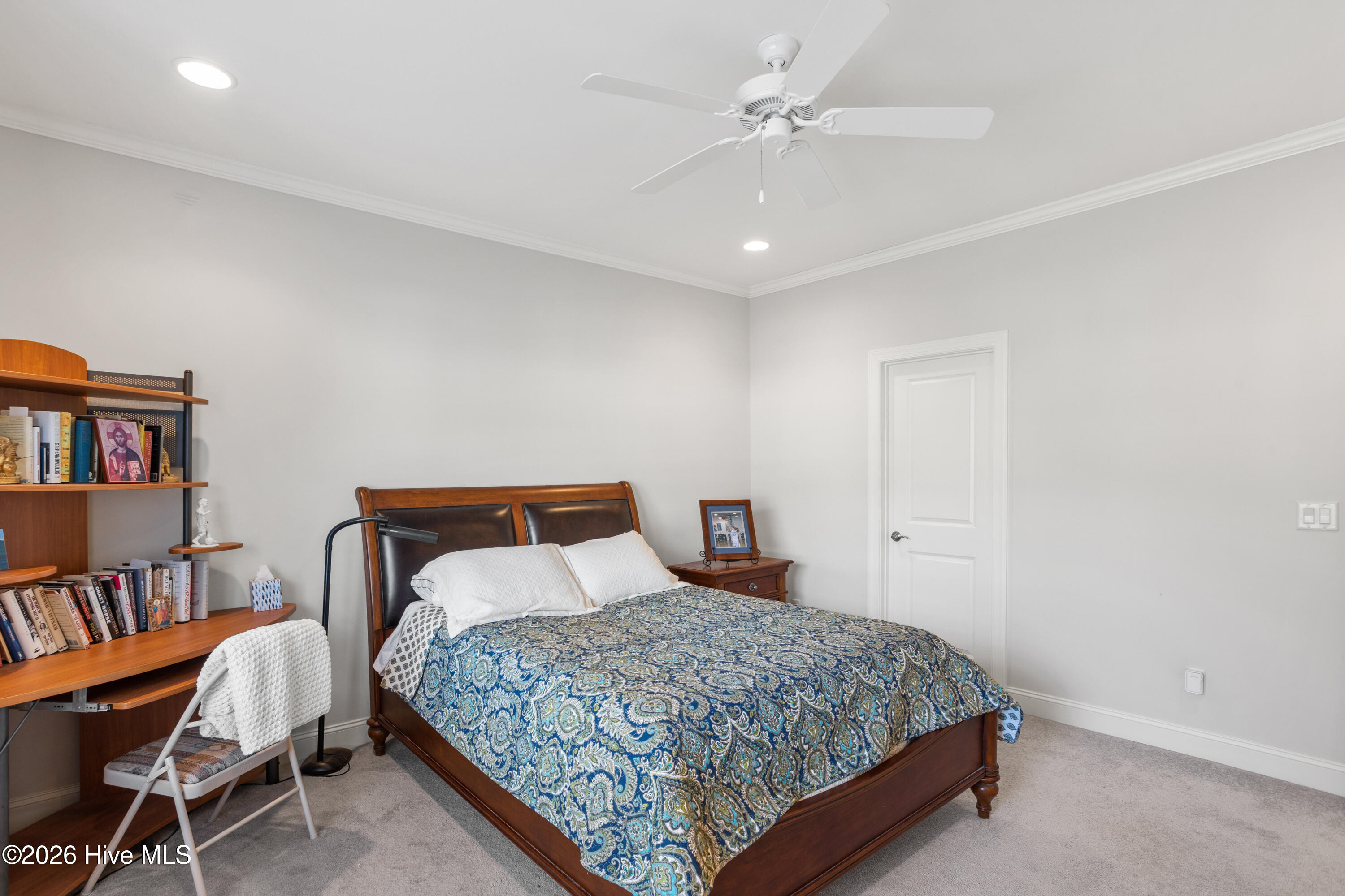 100565451 | Photo 19