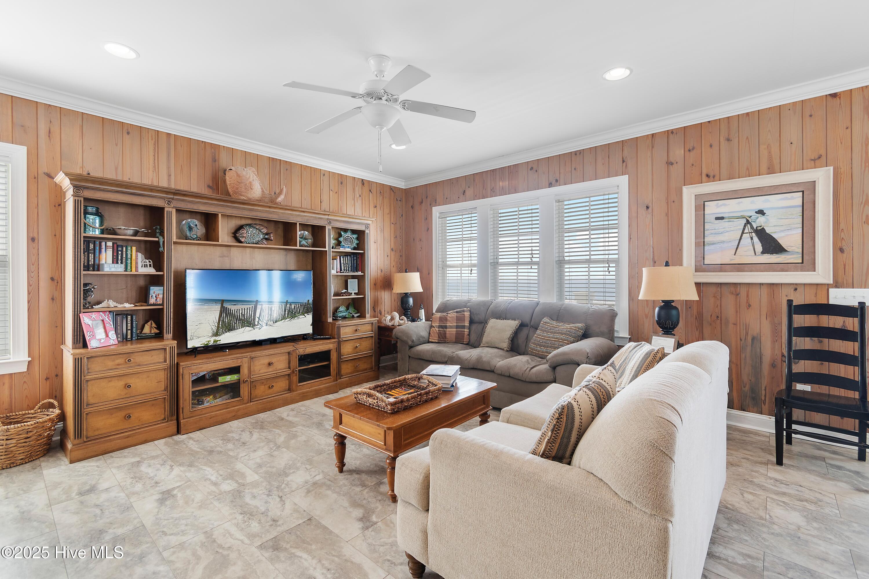 100535231 | Photo 68