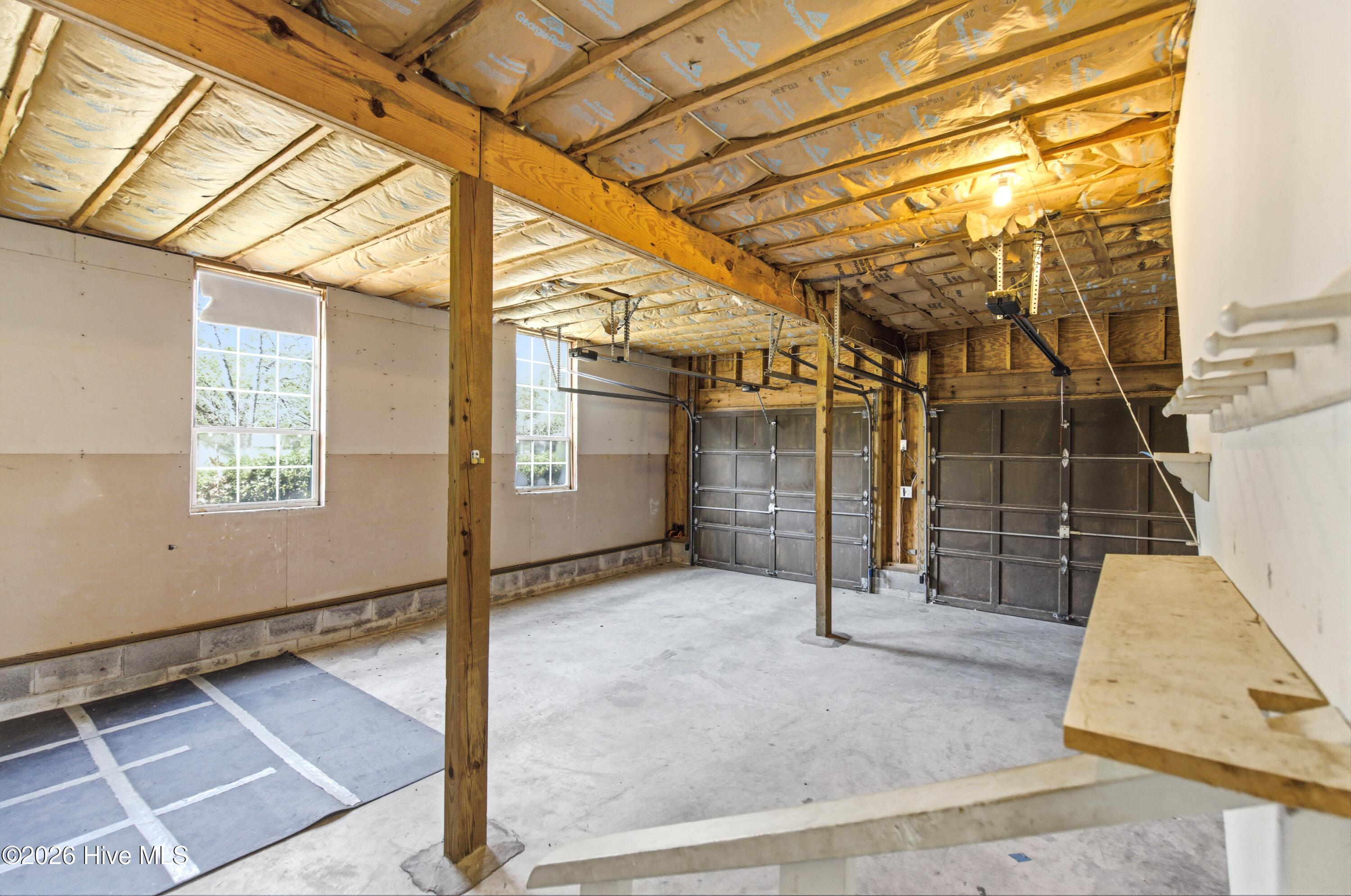 100562679 | Photo 24