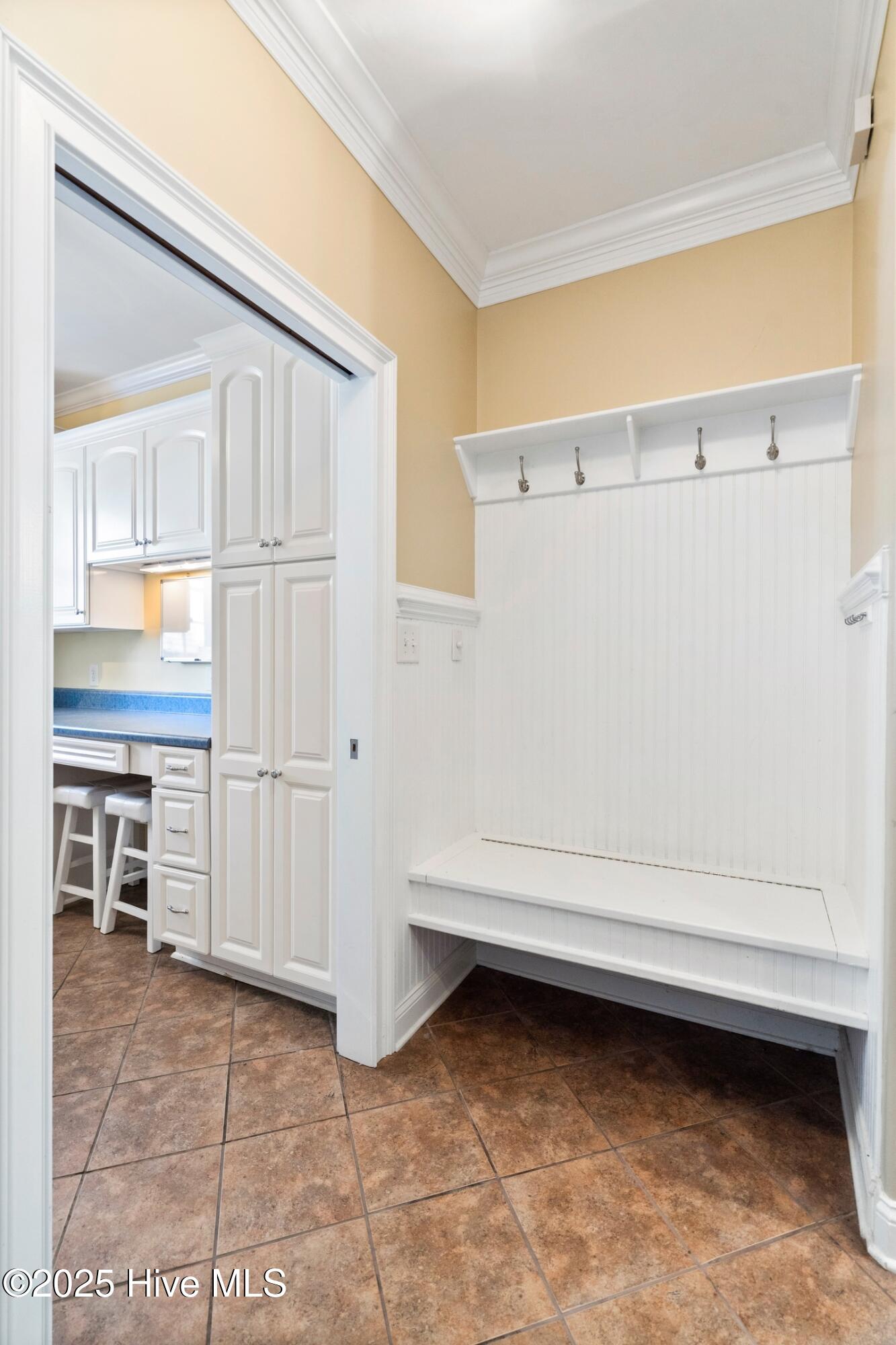 100518438 | Photo 18