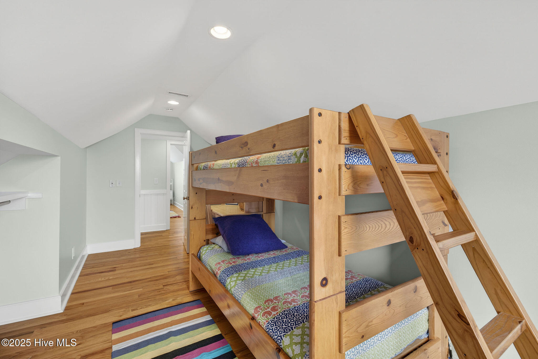 100546146 | Photo 52