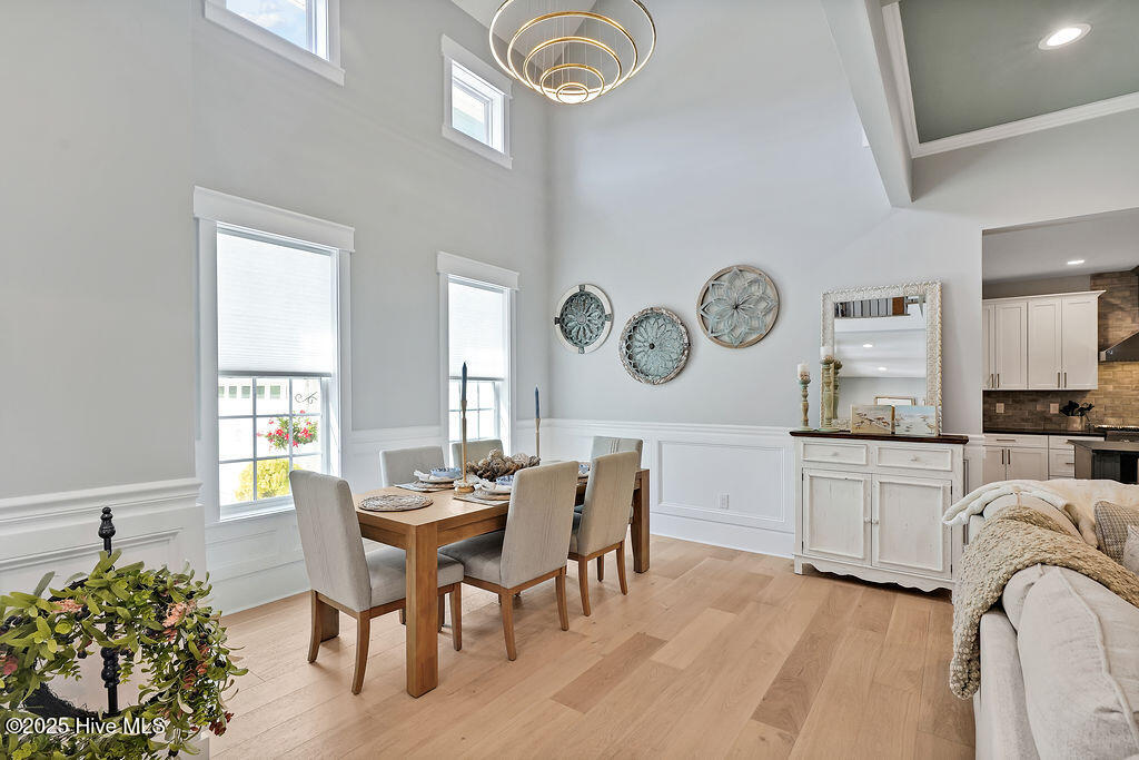 100521530 | Photo 12