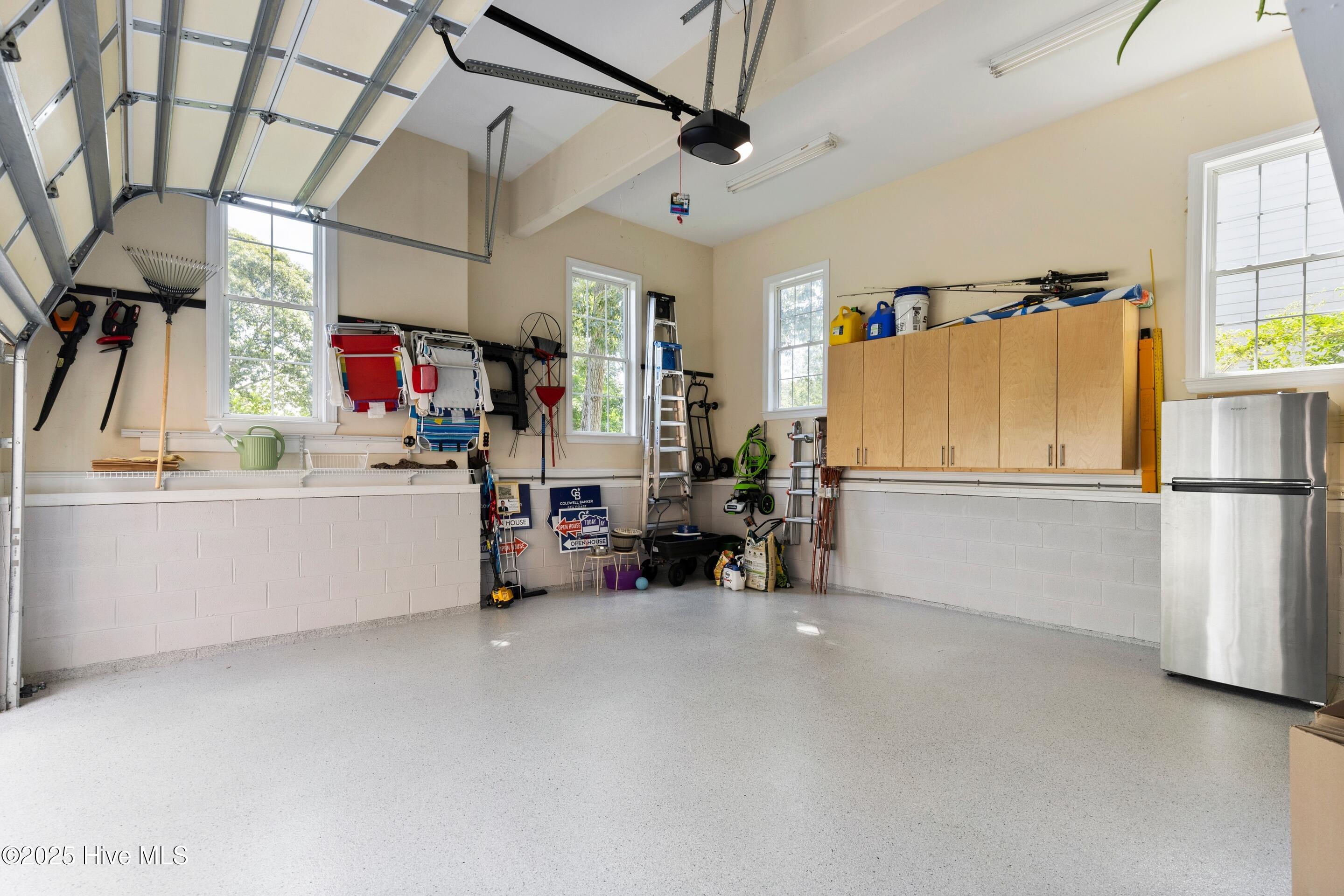 100536475 | Photo 57