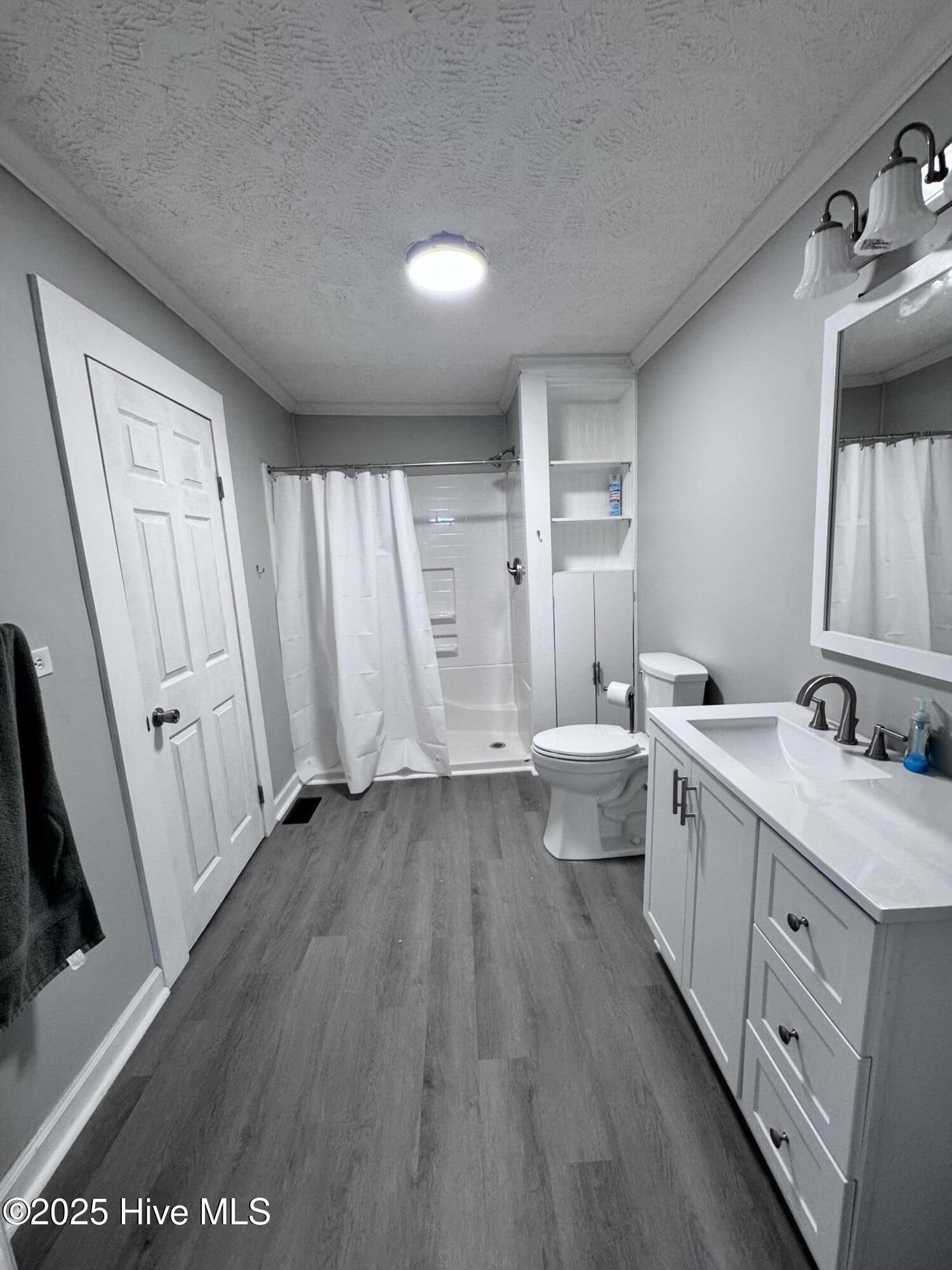 100555801 | Photo 25