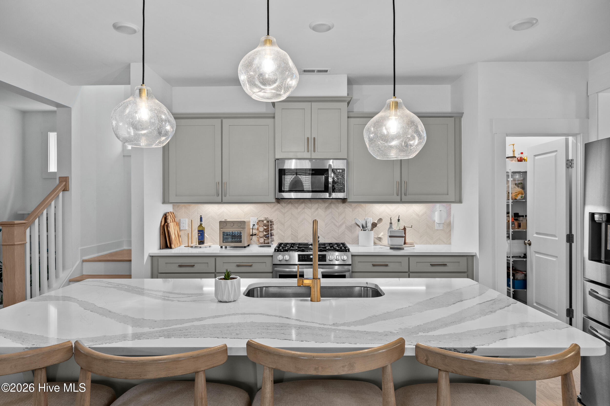 100551783 | Photo 10