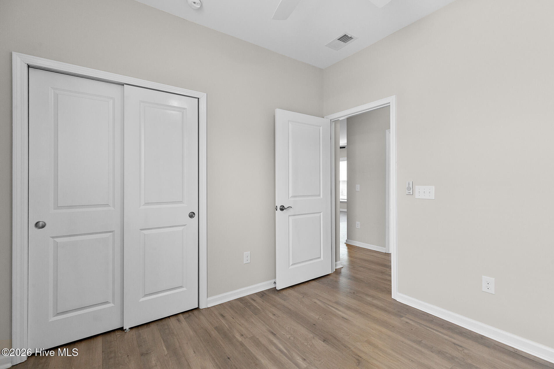 100554927 | Photo 32