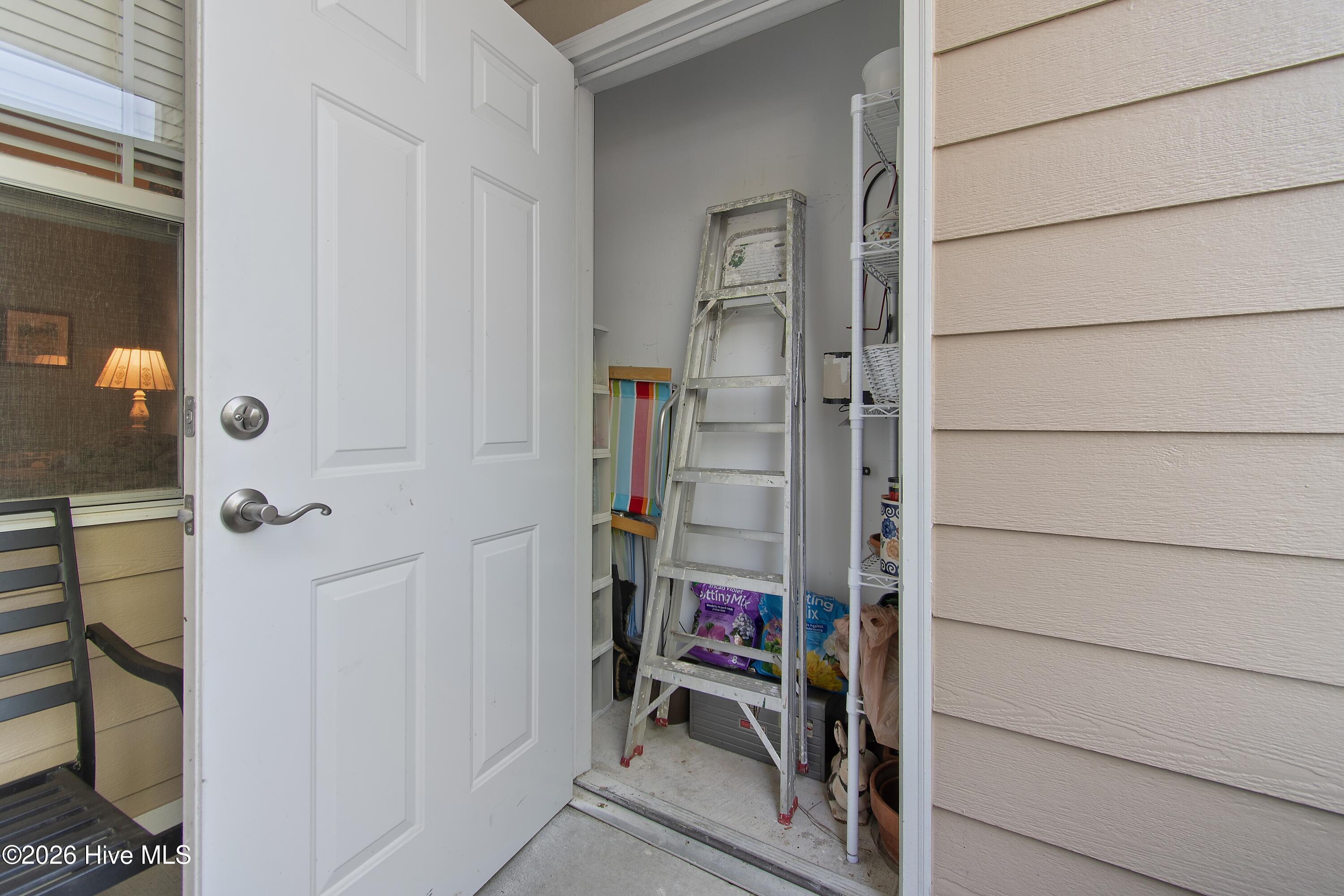 100569684 | Photo 19