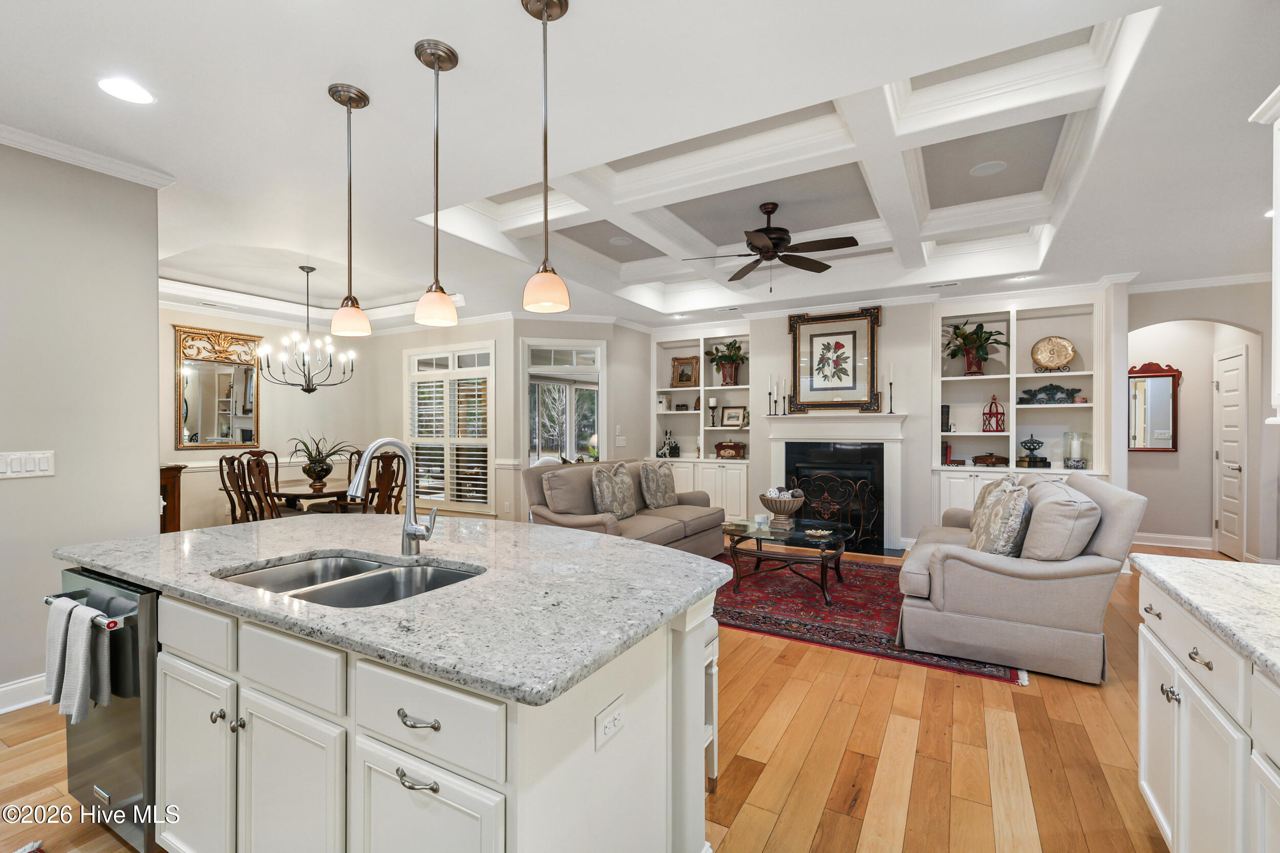 100561173 | Photo 25