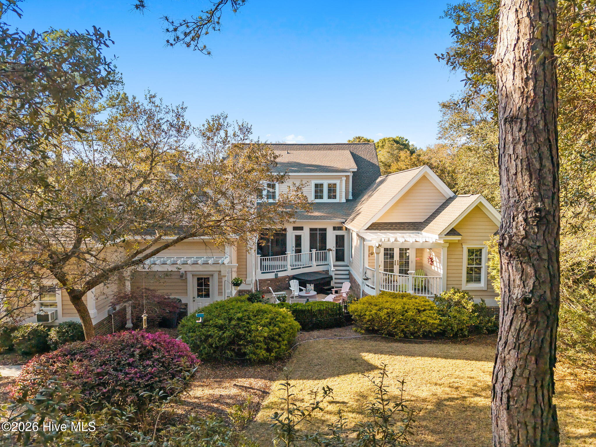 100563336 | Photo 51