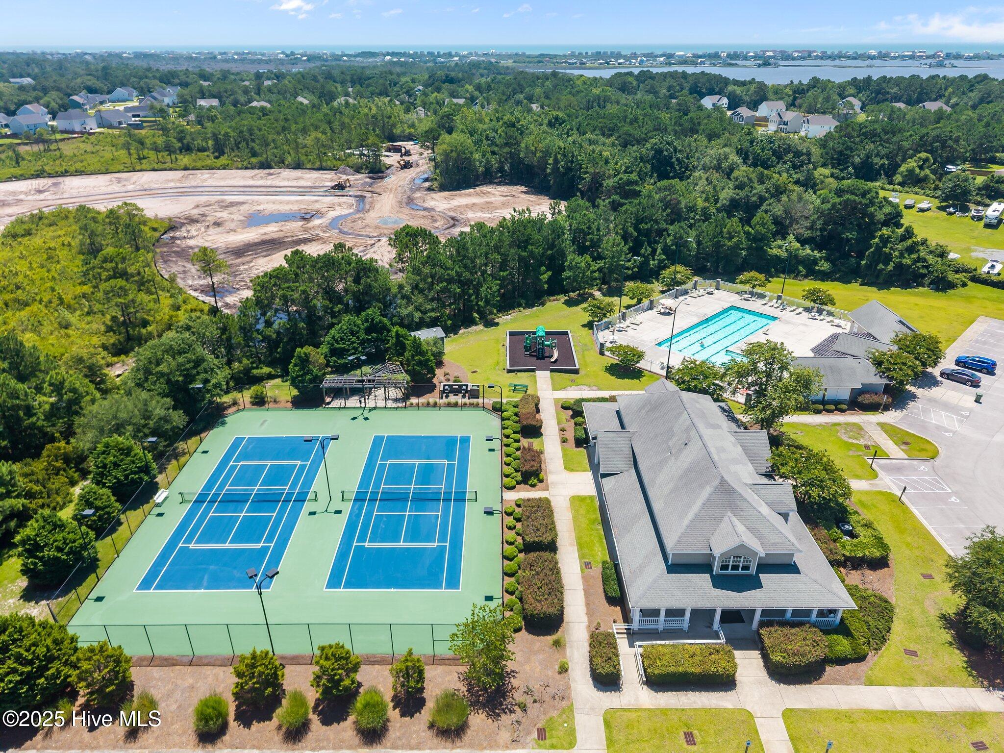 100518510 | Photo 65