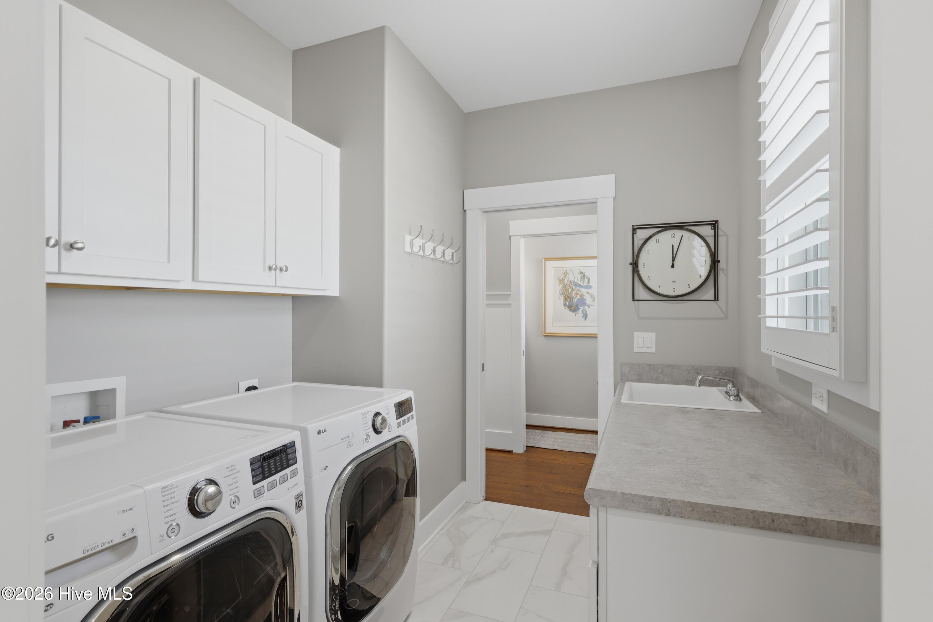 100569596 | Photo 27