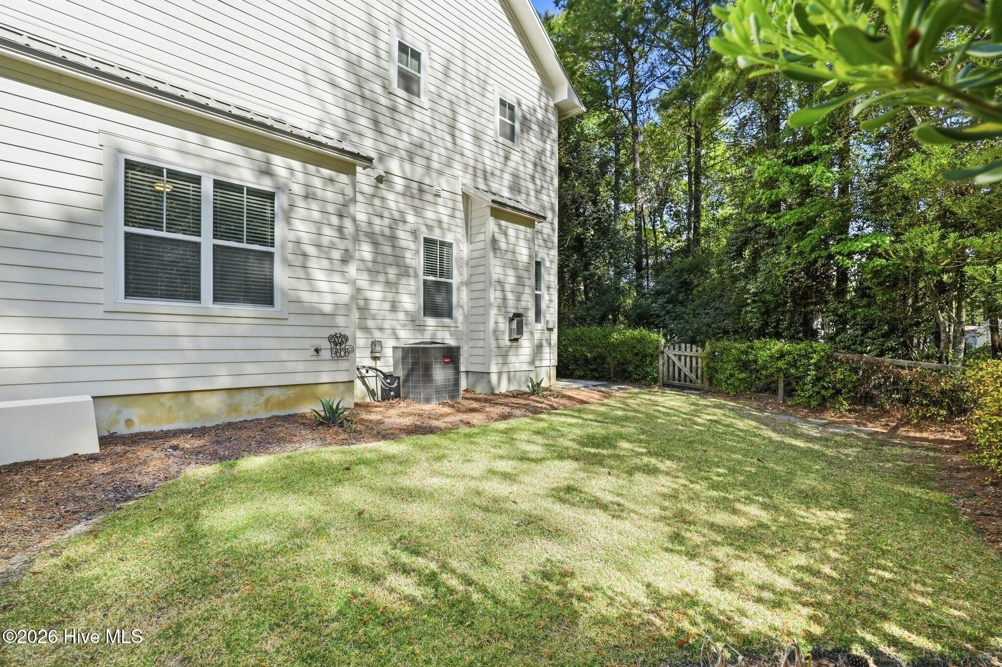 100565220 | Photo 54