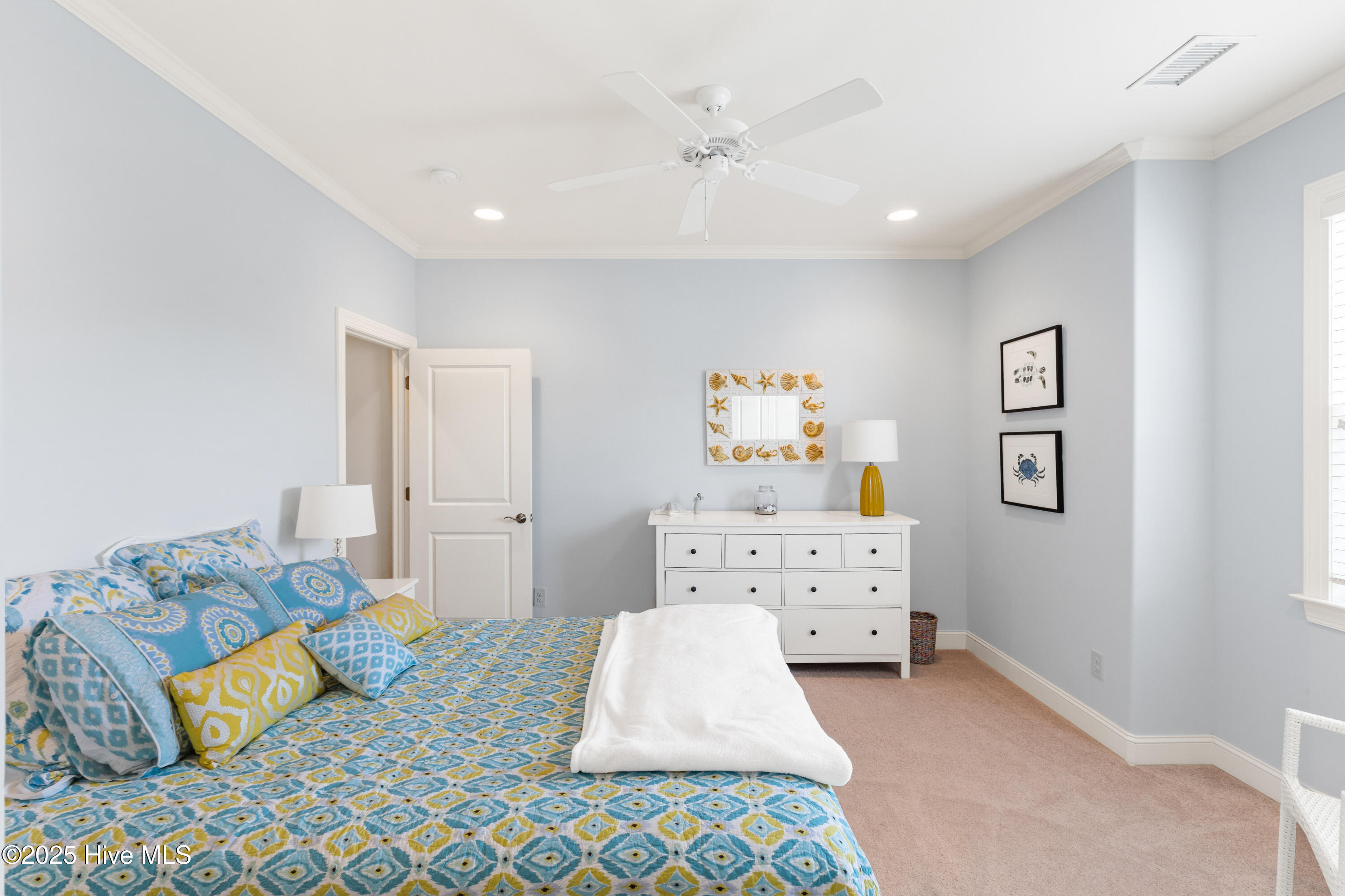 100559107 | Photo 36