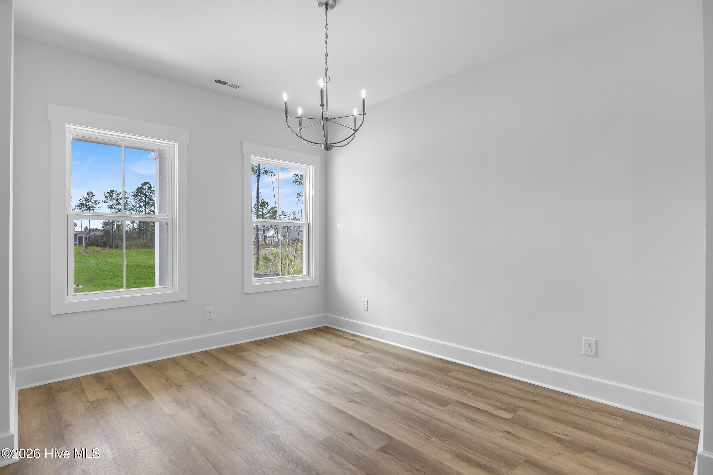 100523134 | Photo 19