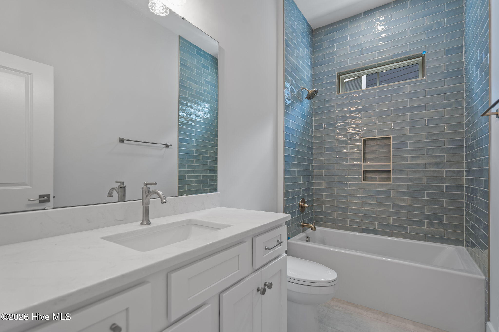 100564370 | Photo 21