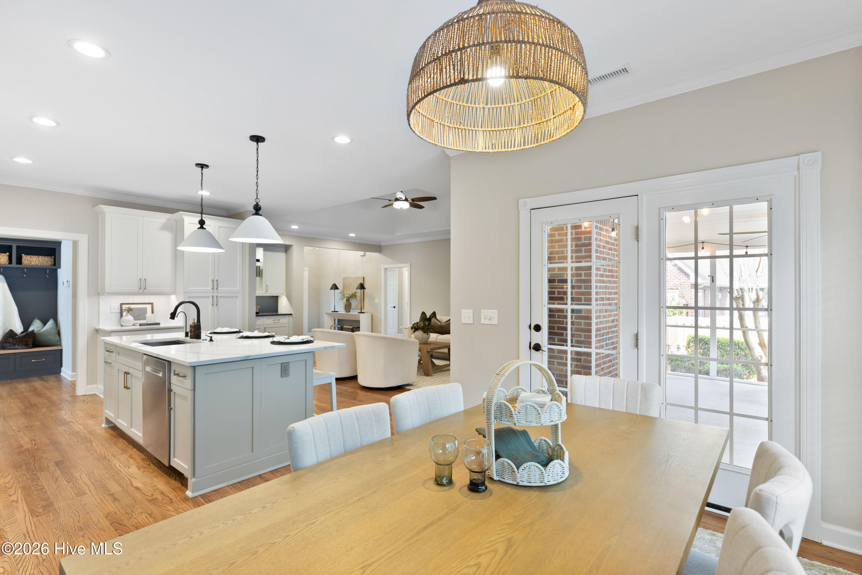 100560916 | Photo 26