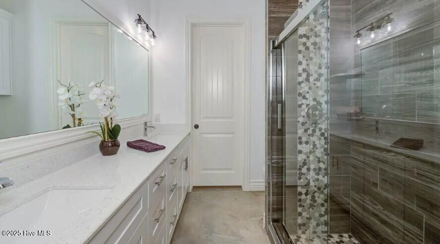 100533177 | Photo 15