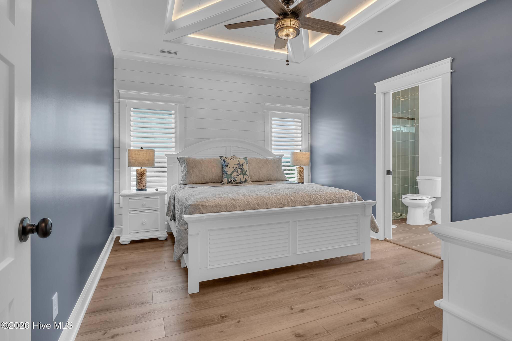 100558345 | Photo 77