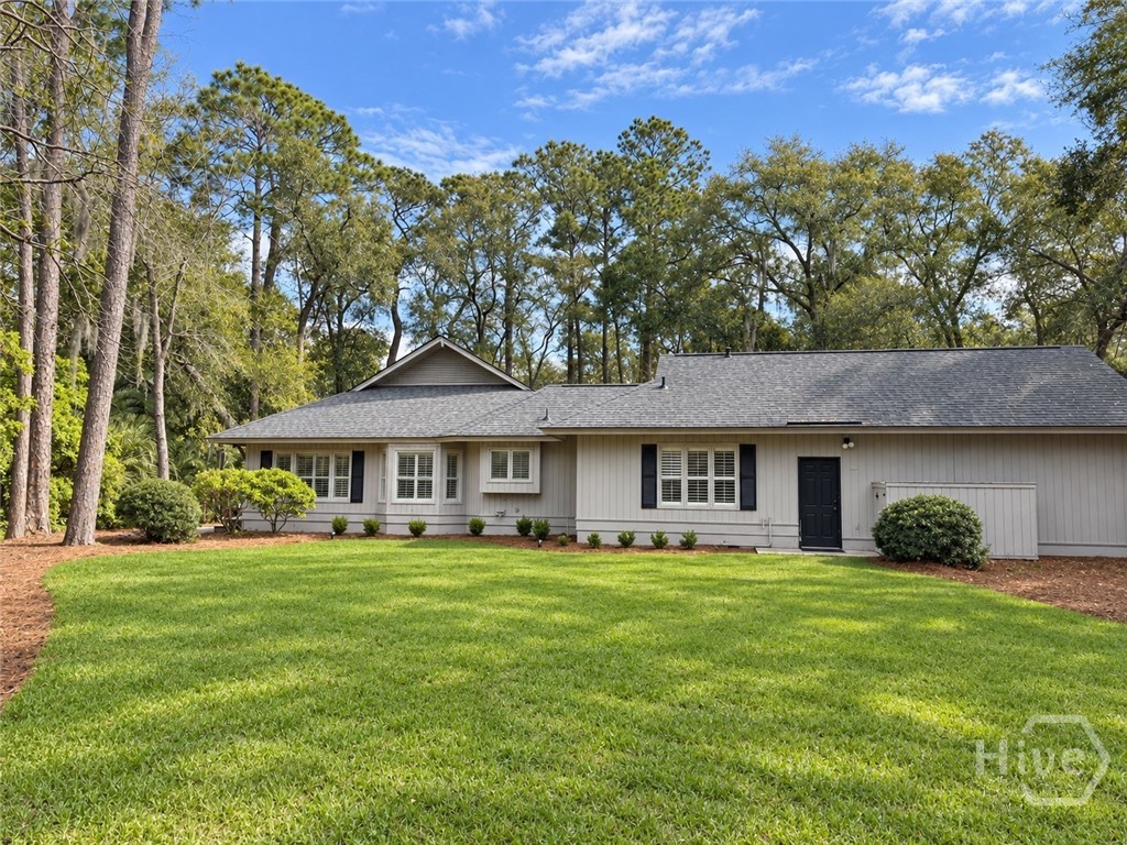 Photo 2 of Single family home for sale at 2 Gossamer Ln, Savannah, GA 31411 | MLS# SA364872 | Listing updated on 2026-09-19