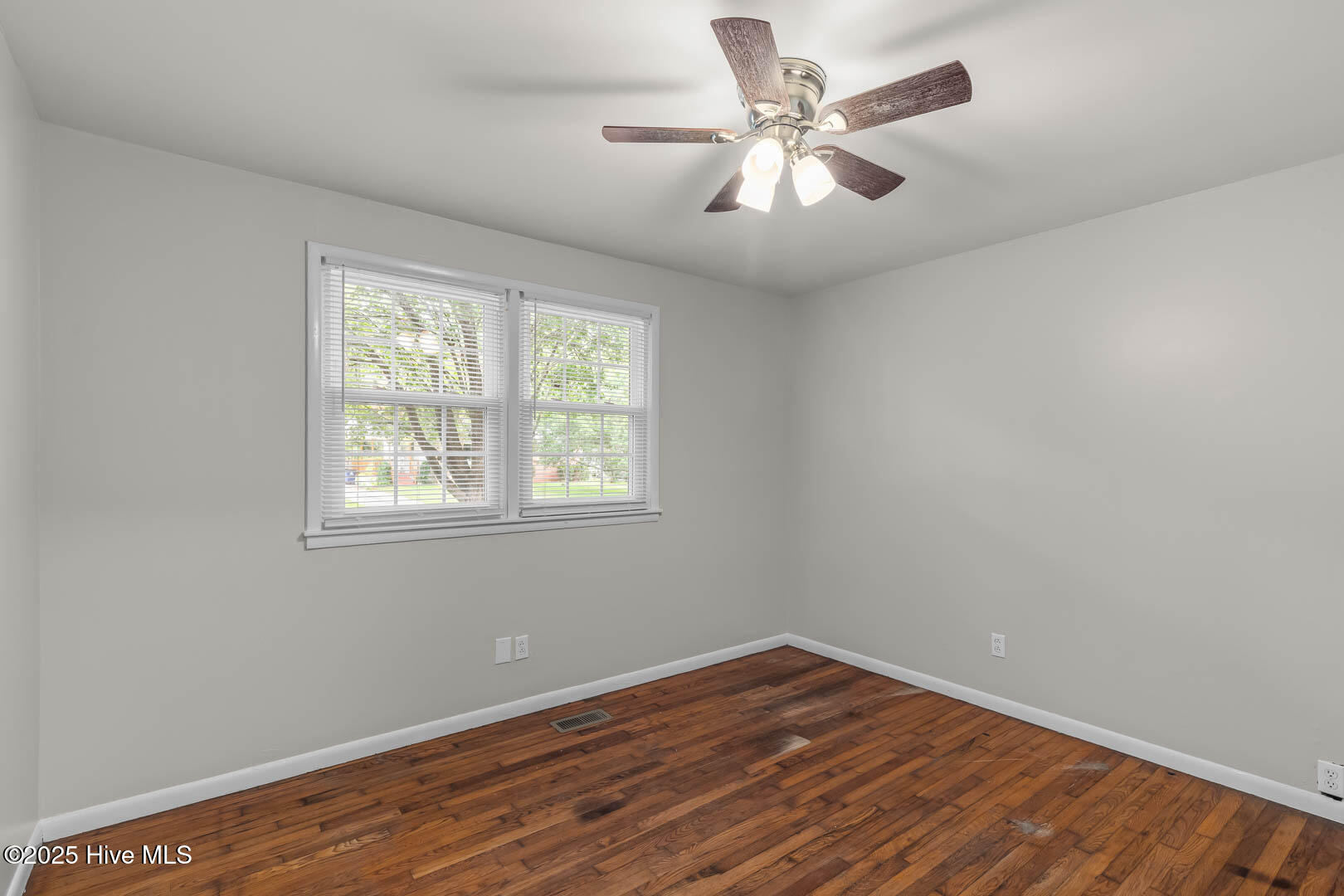 100526700 | Photo 26