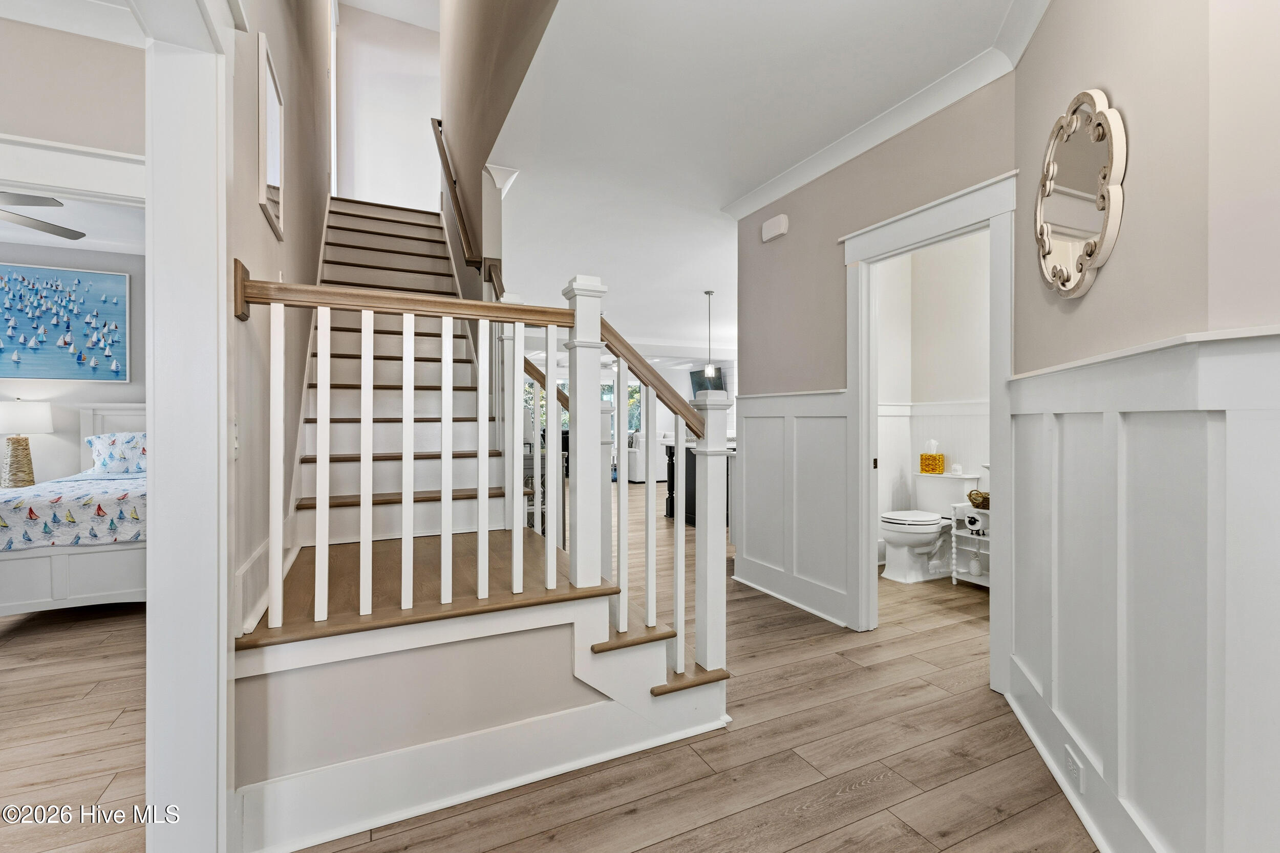 100560170 | Photo 11