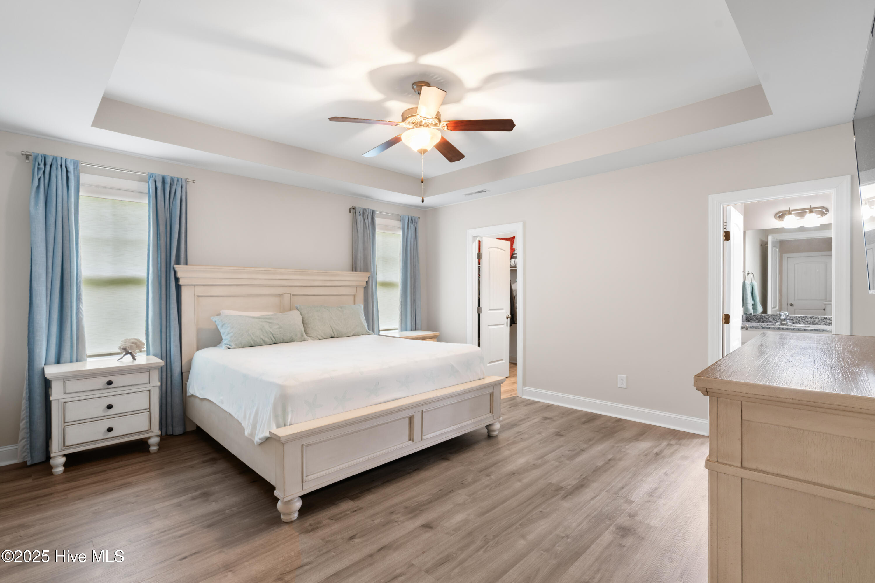 100518721 | Photo 24