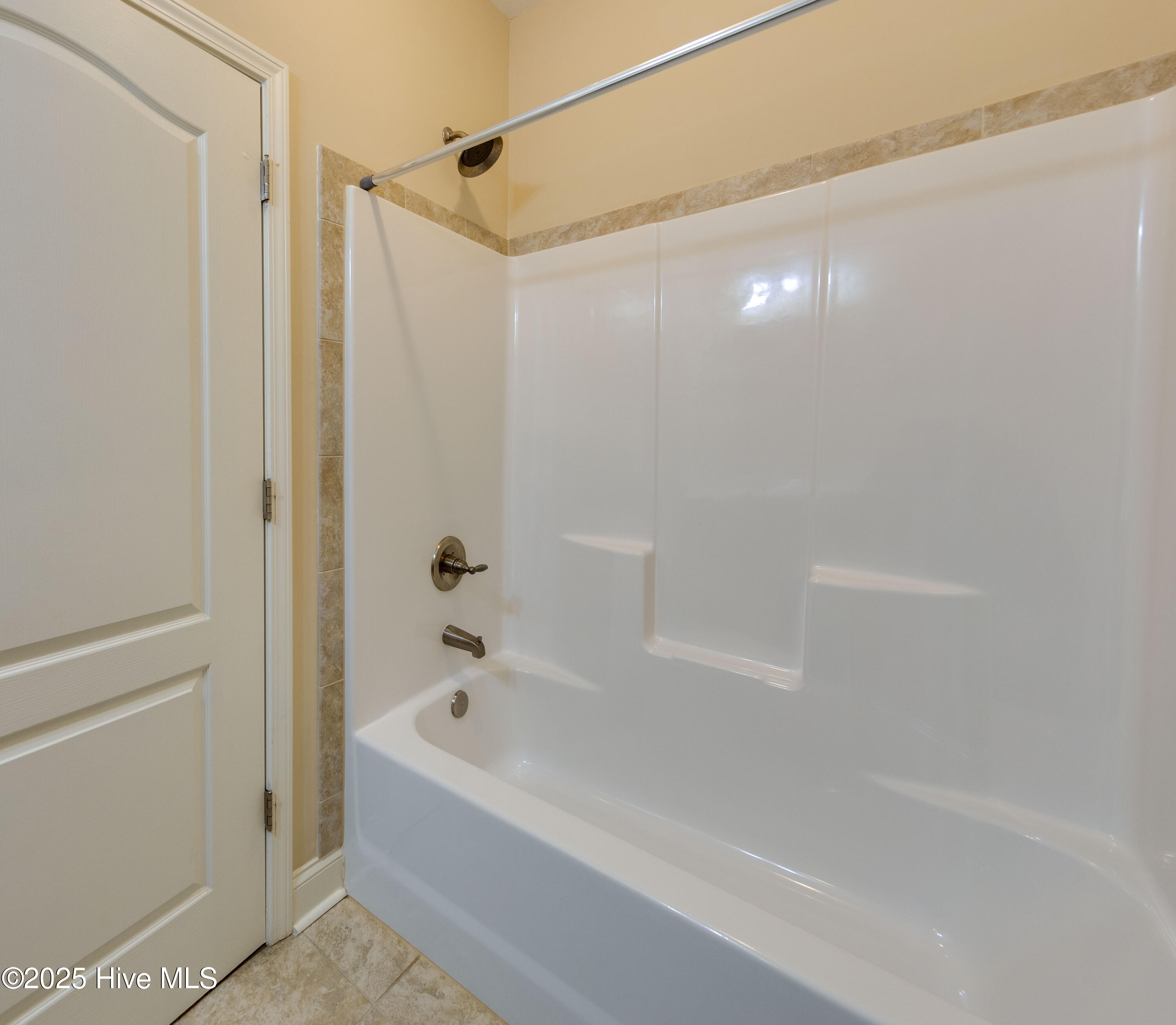 100504792 | Photo 22