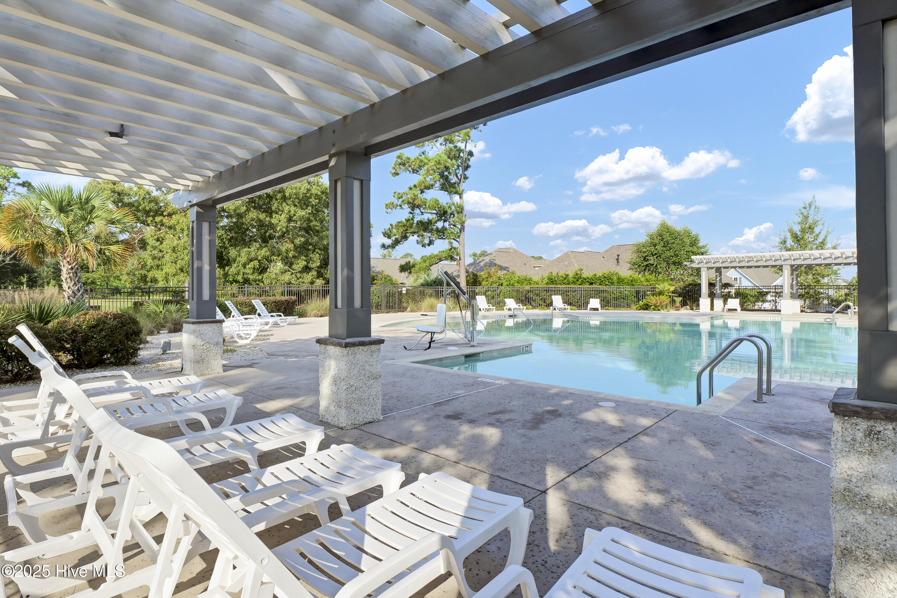 100562726 | Photo 57