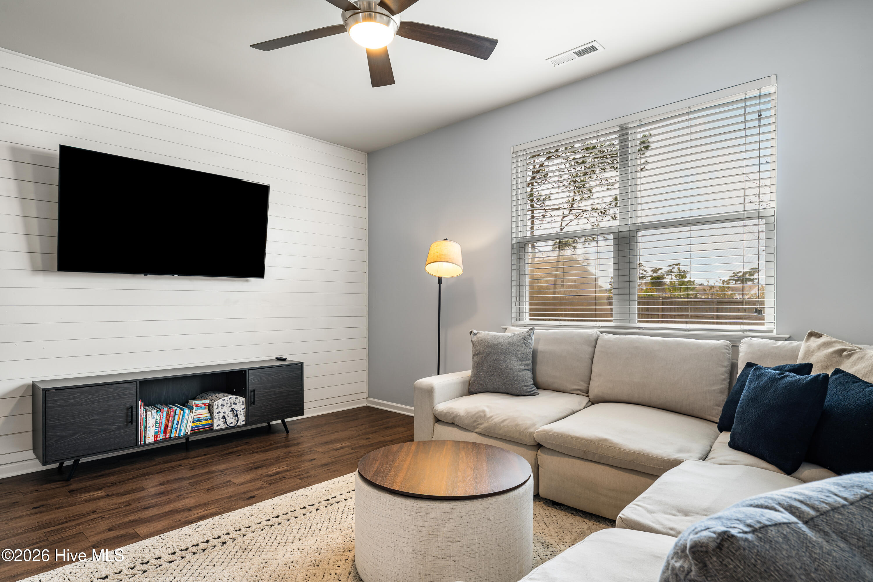 100552885 | Photo 12