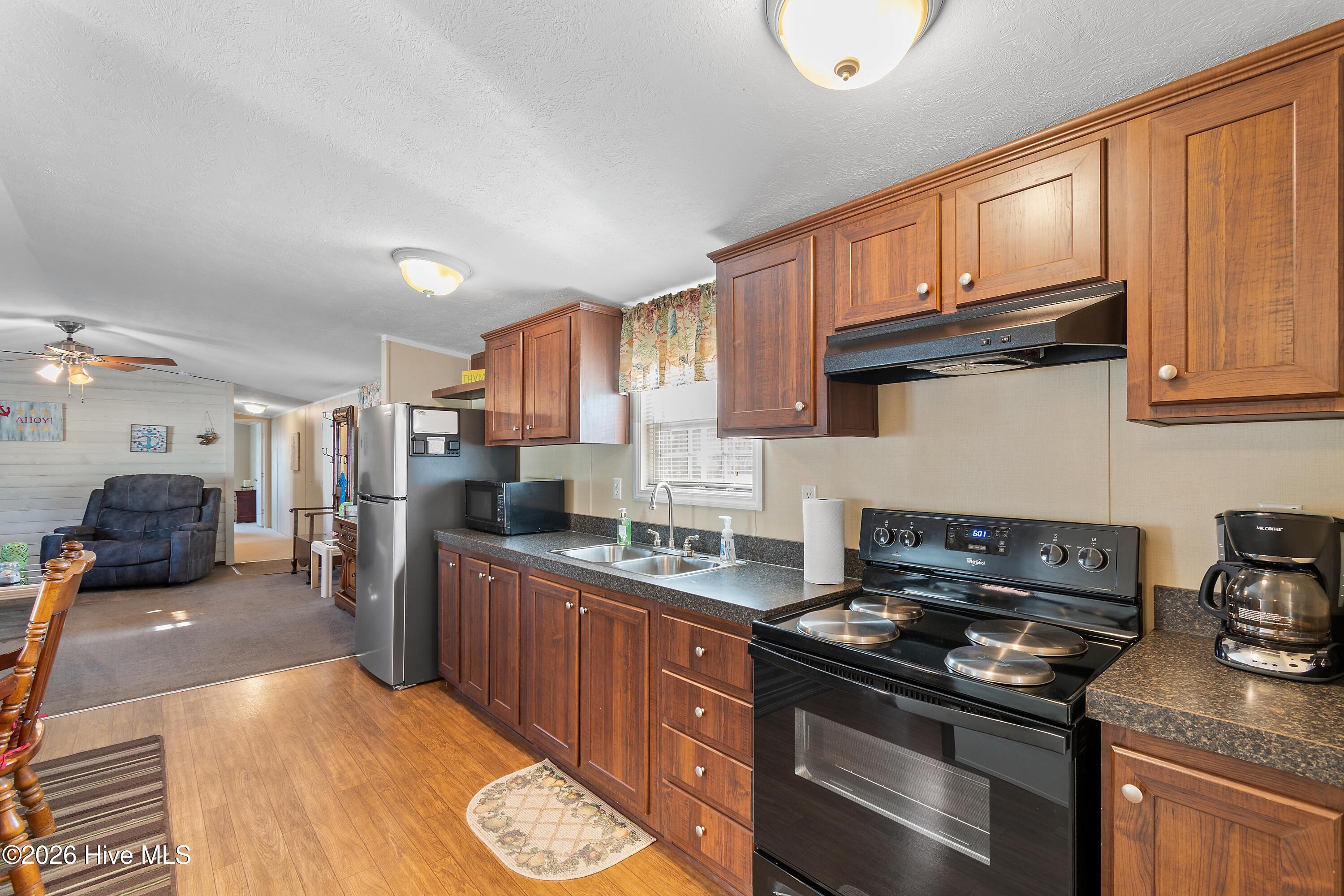 100564695 | Photo 10